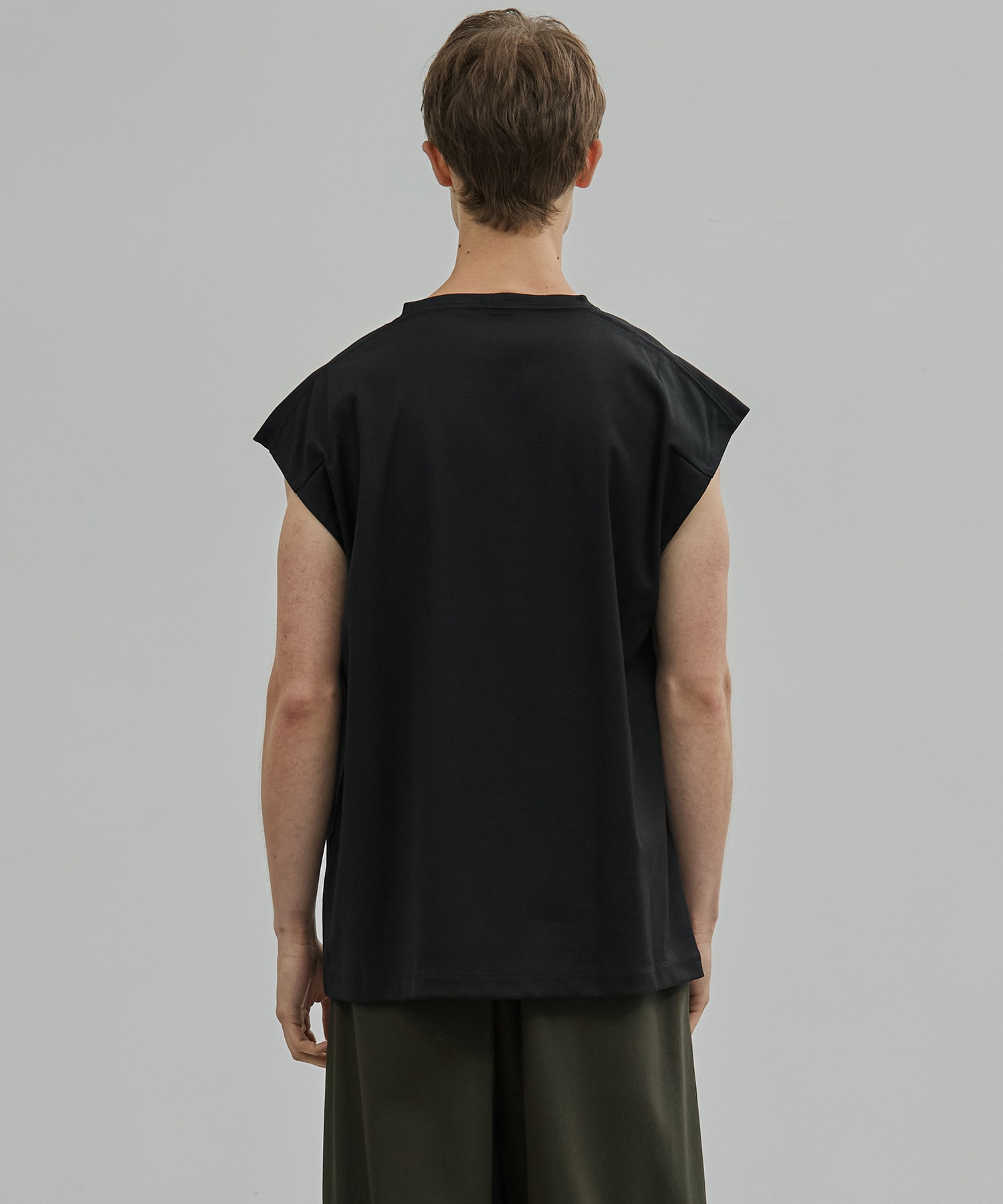 〈新発売〉TECHNORAMA ノースリーブTシャツ
