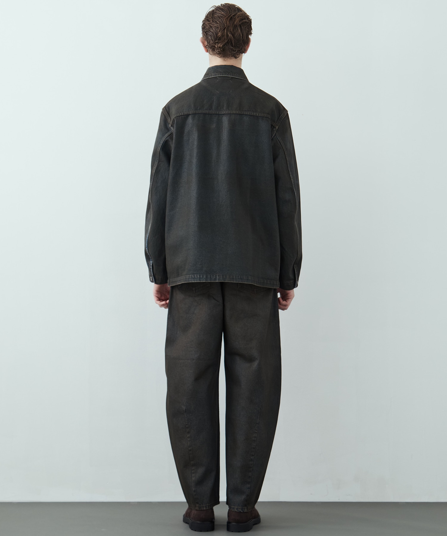 コーティングデニムバレルパンツ