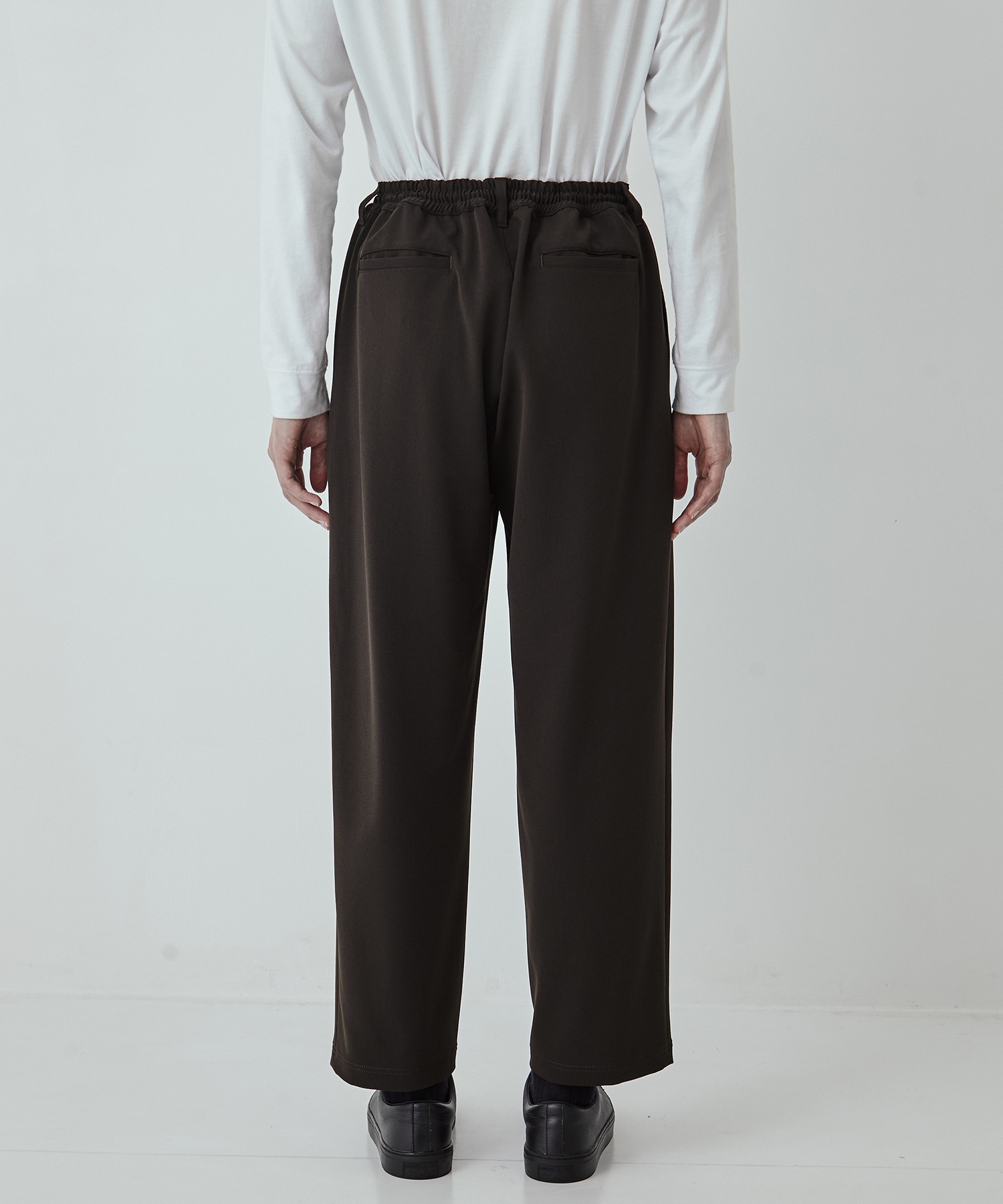 アウトラスト ストレートイージーパンツ