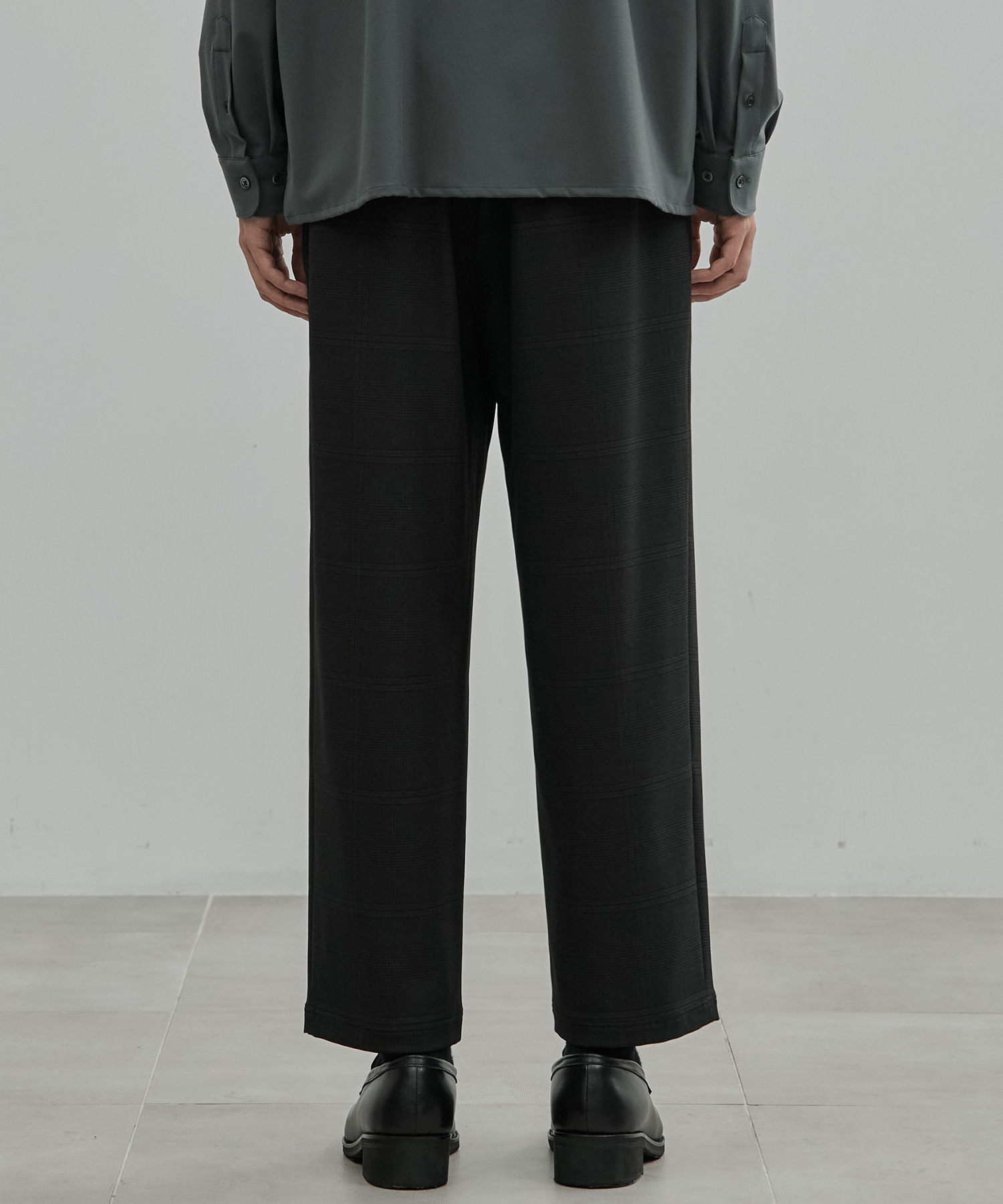 アウトラスト ストレートイージーパンツ