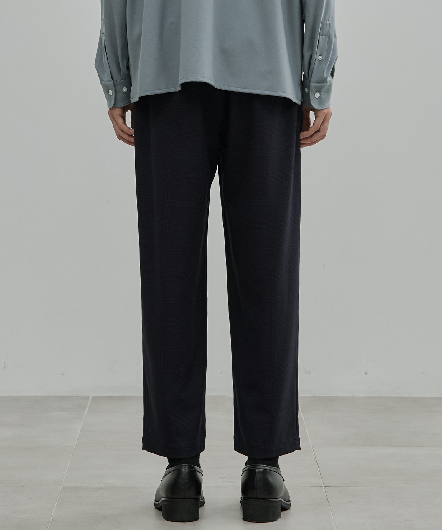 アウトラスト ストレートイージーパンツ