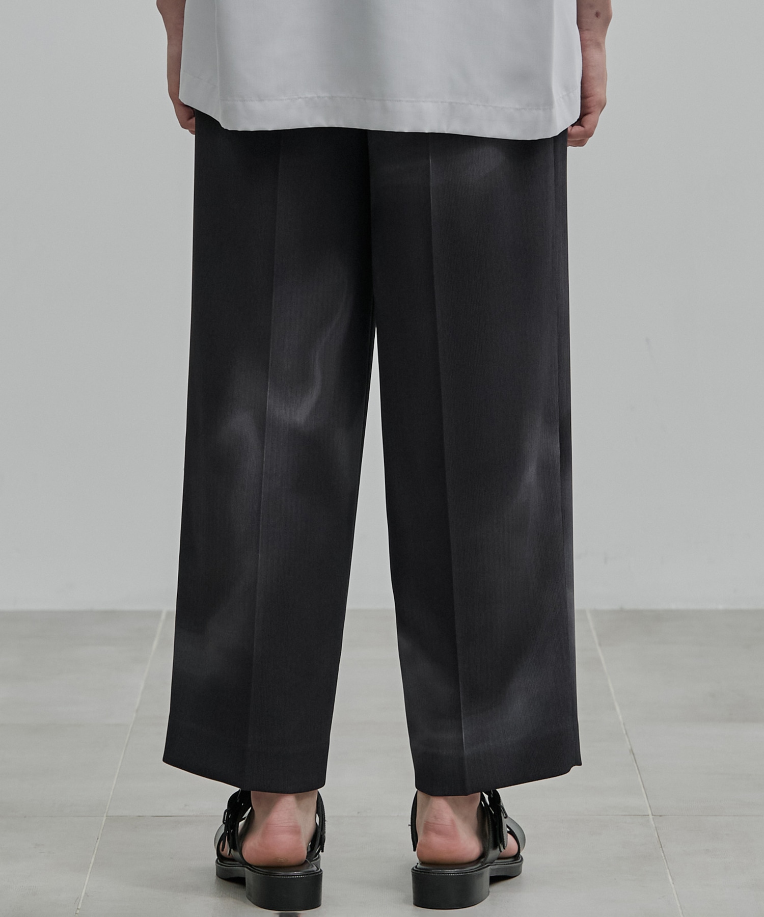 〈新発売〉COLD DRY GRADATION PLEATS 2タックイージーパンツ
