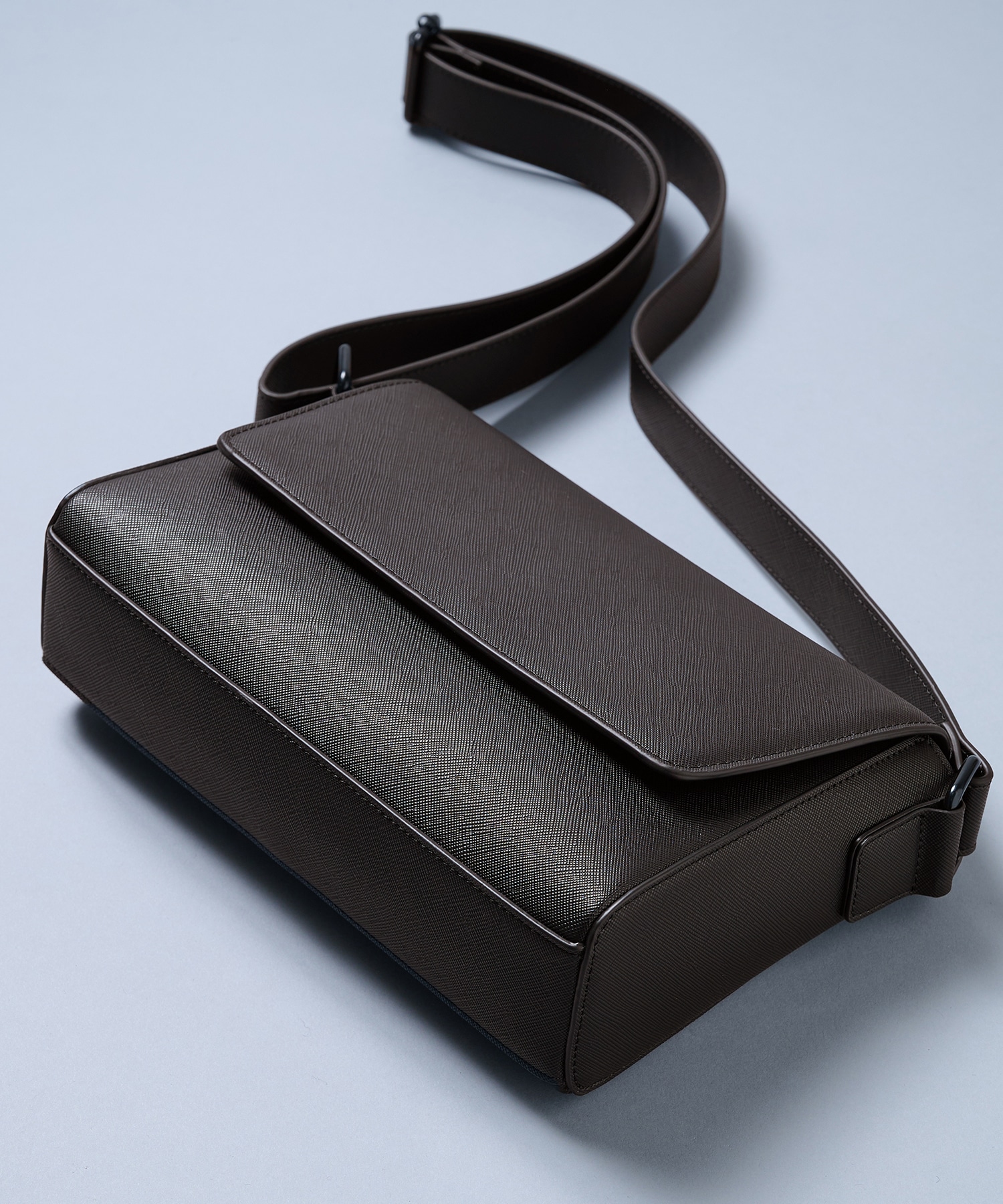 〈新色｜限定11着〉Saffiano Leather Shoulder Bag