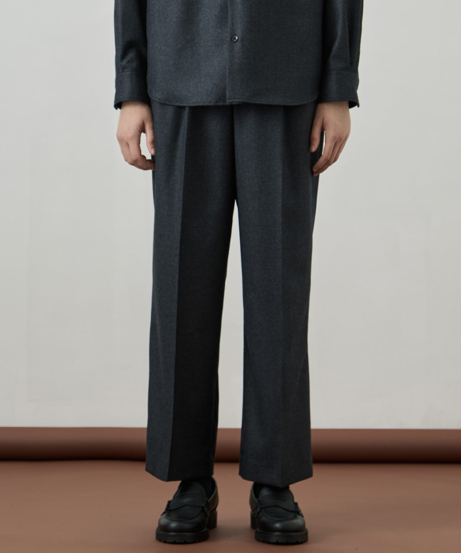 ウールフラノ 2タックストレートパンツ