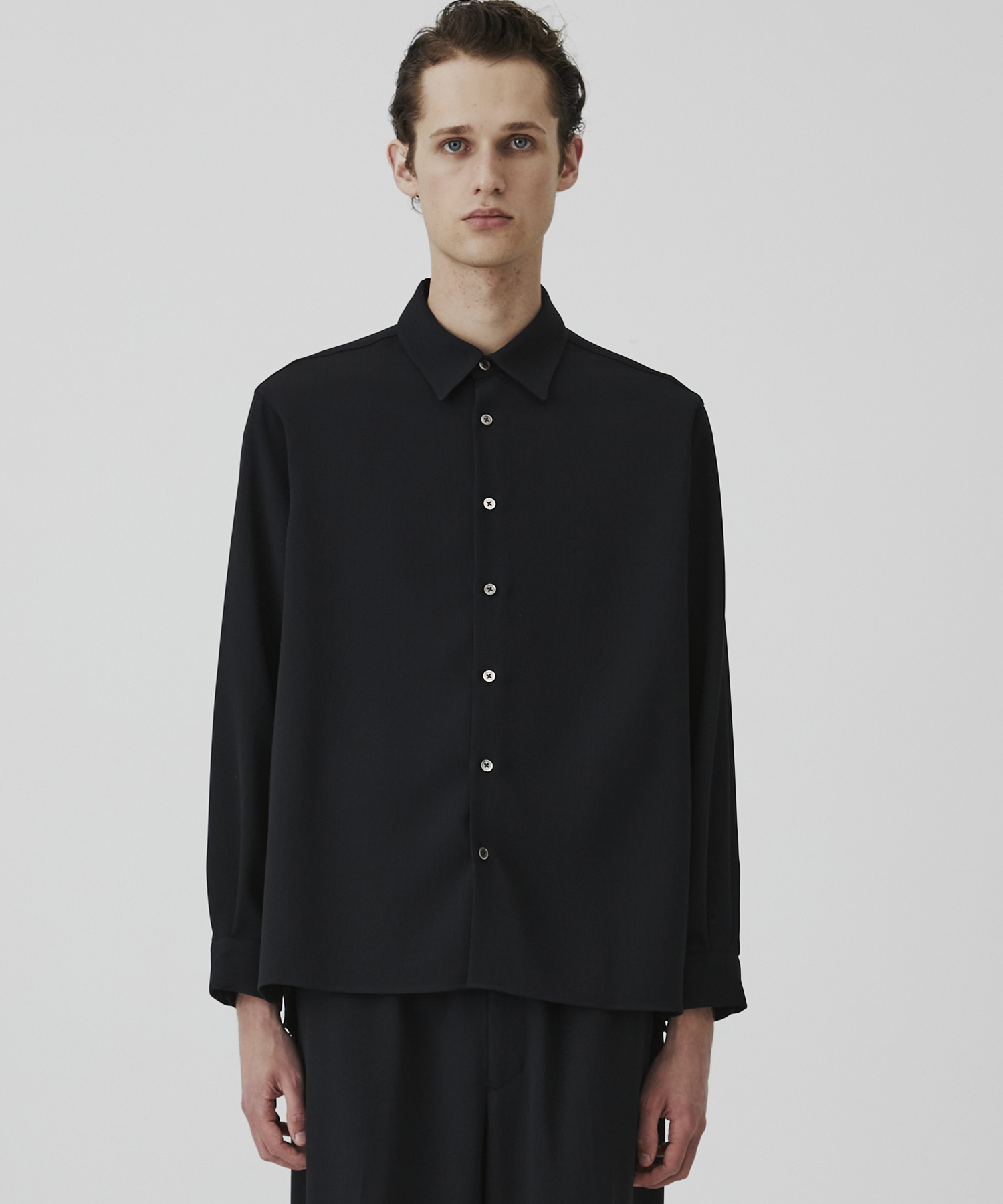 COLD DRY PLEATS レギュラーカラーシャツ