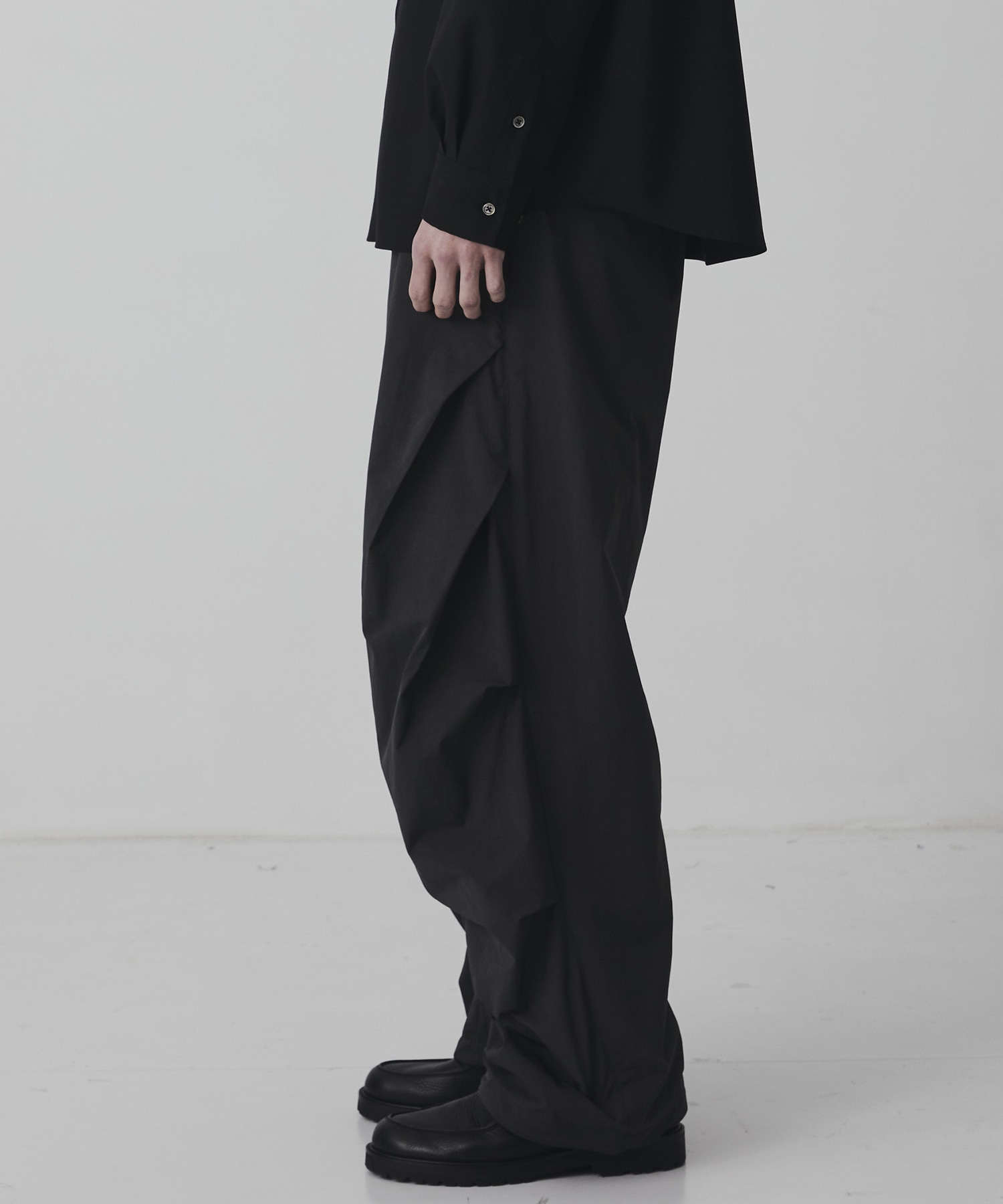 〈2026SS〉LIGHT DOLPHIN ワイドパラシュートパンツ