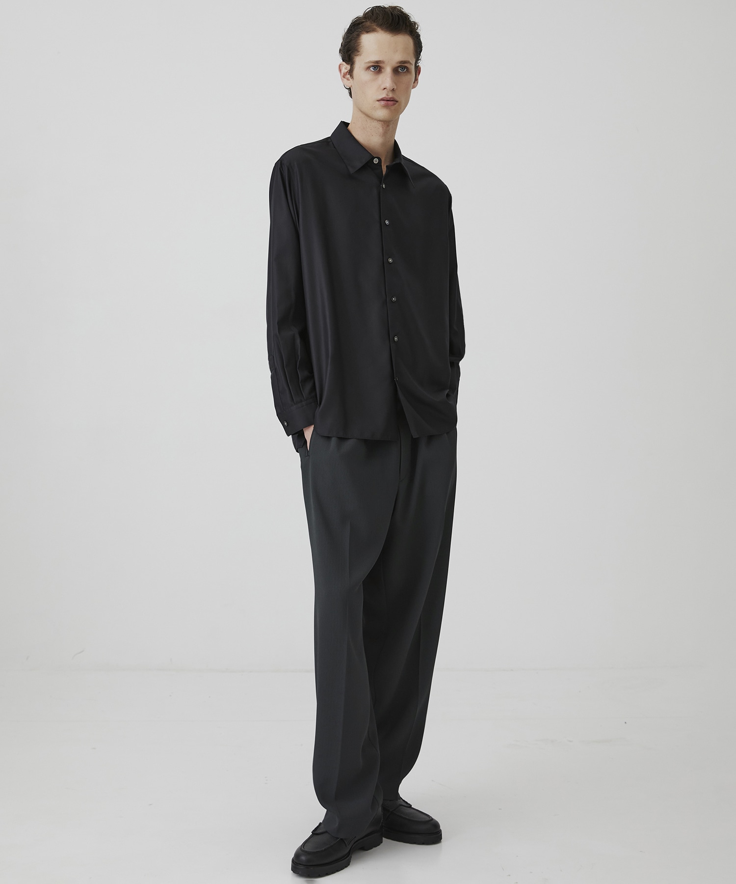 COLD DRY PLEATS シームレスイージーパンツ(1 KHAKI): : メンズ