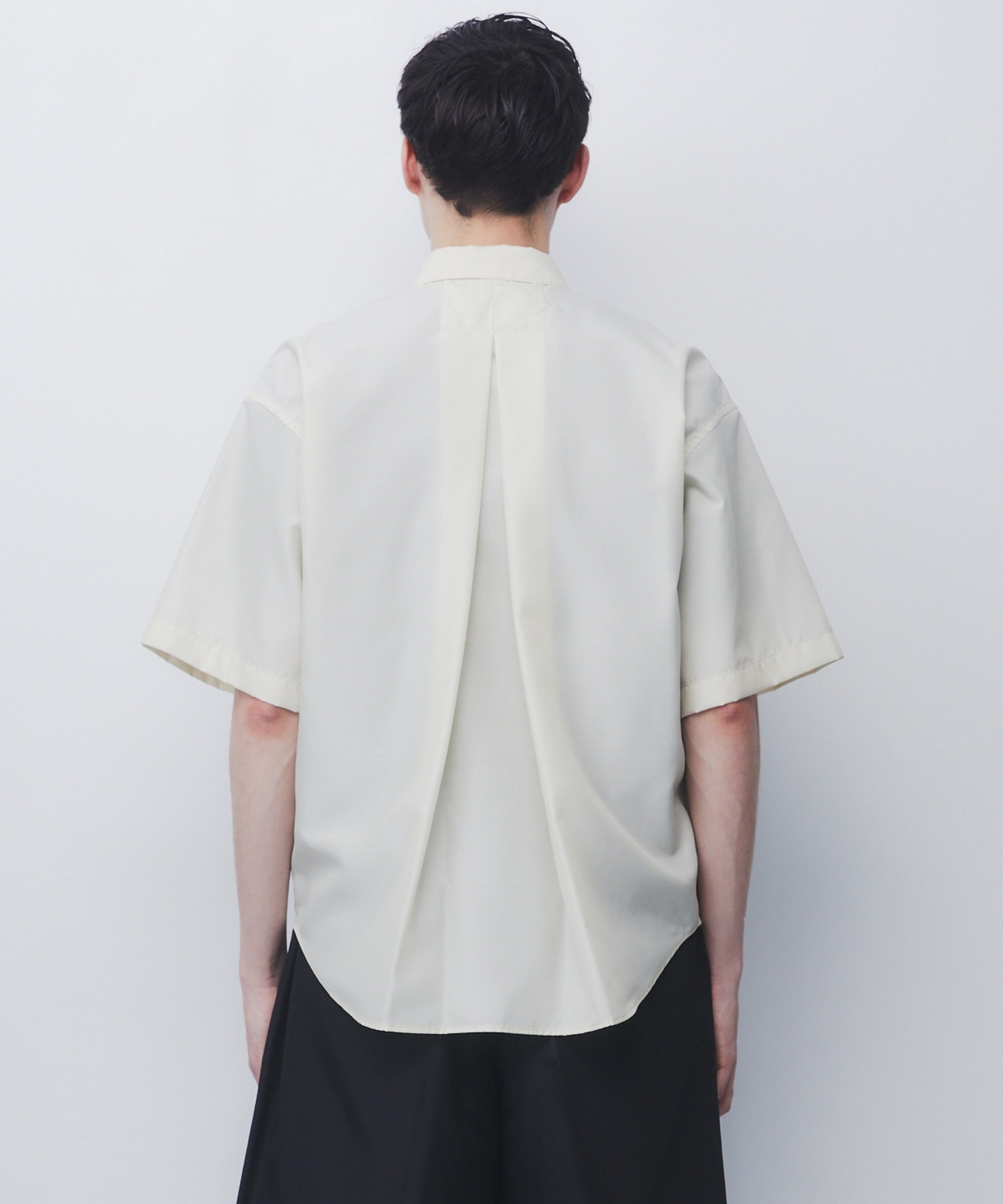 DRY SILK TAFFETA BACK PLEATS SHIRT