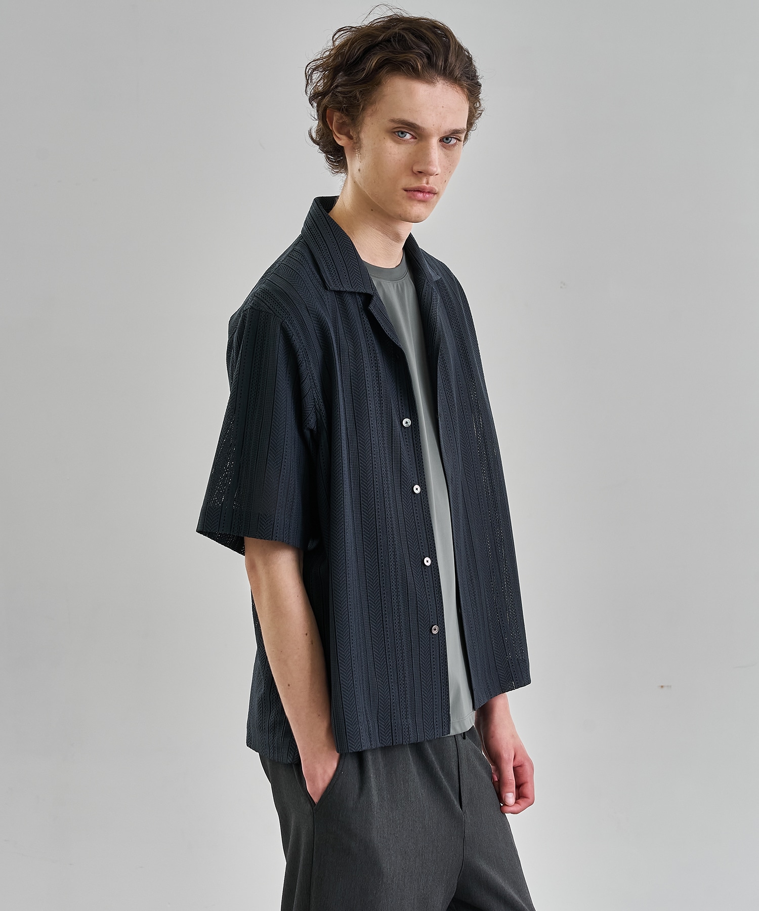 〈WEB限定｜先行予約〉ラッセルレースシアーシャツ