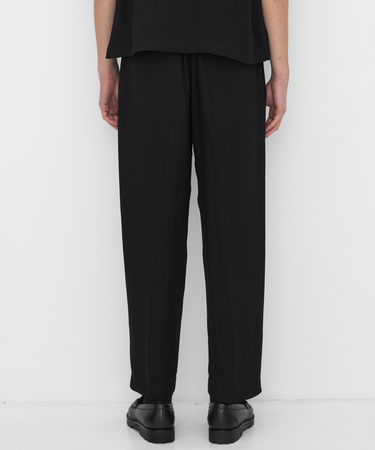 MODERN SILK LINEN シームレスイージーパンツ