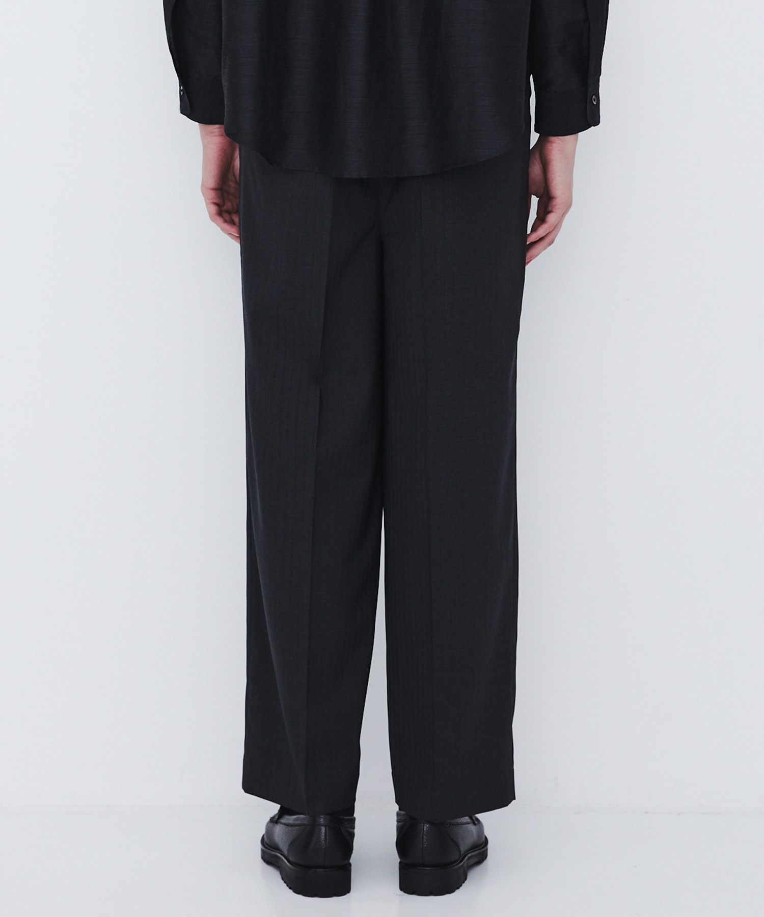 〈数量限定〉SERPINO WOOL 2TUCK PANTS