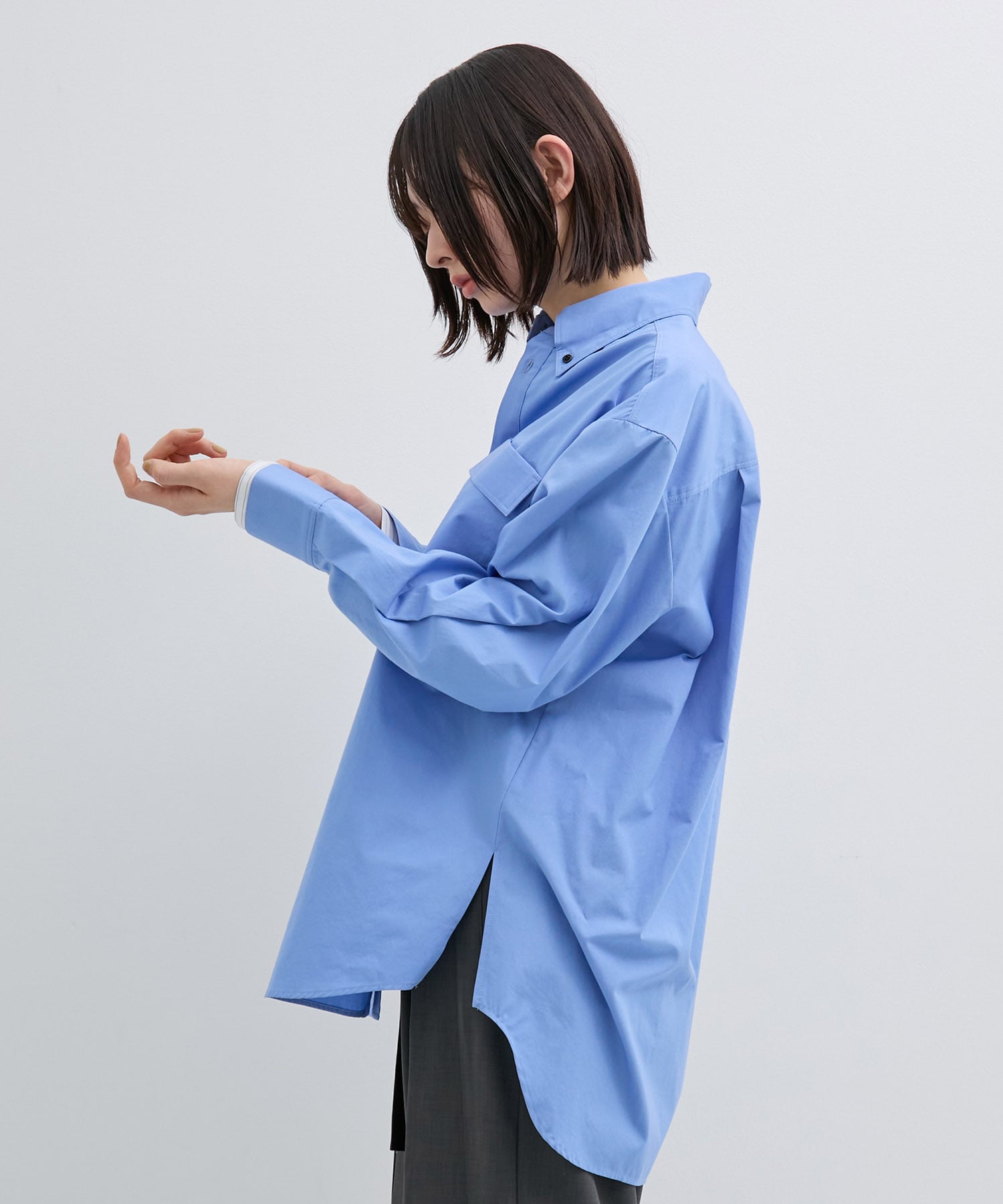 レイヤーカフスオーバーシャツ