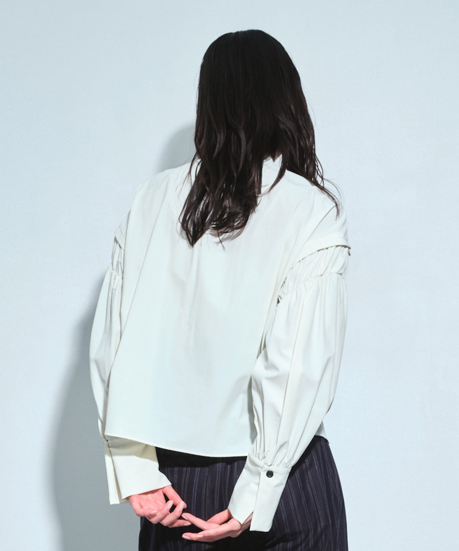 〈残りわずか〉ボリュームスリーブギャザーブラウス