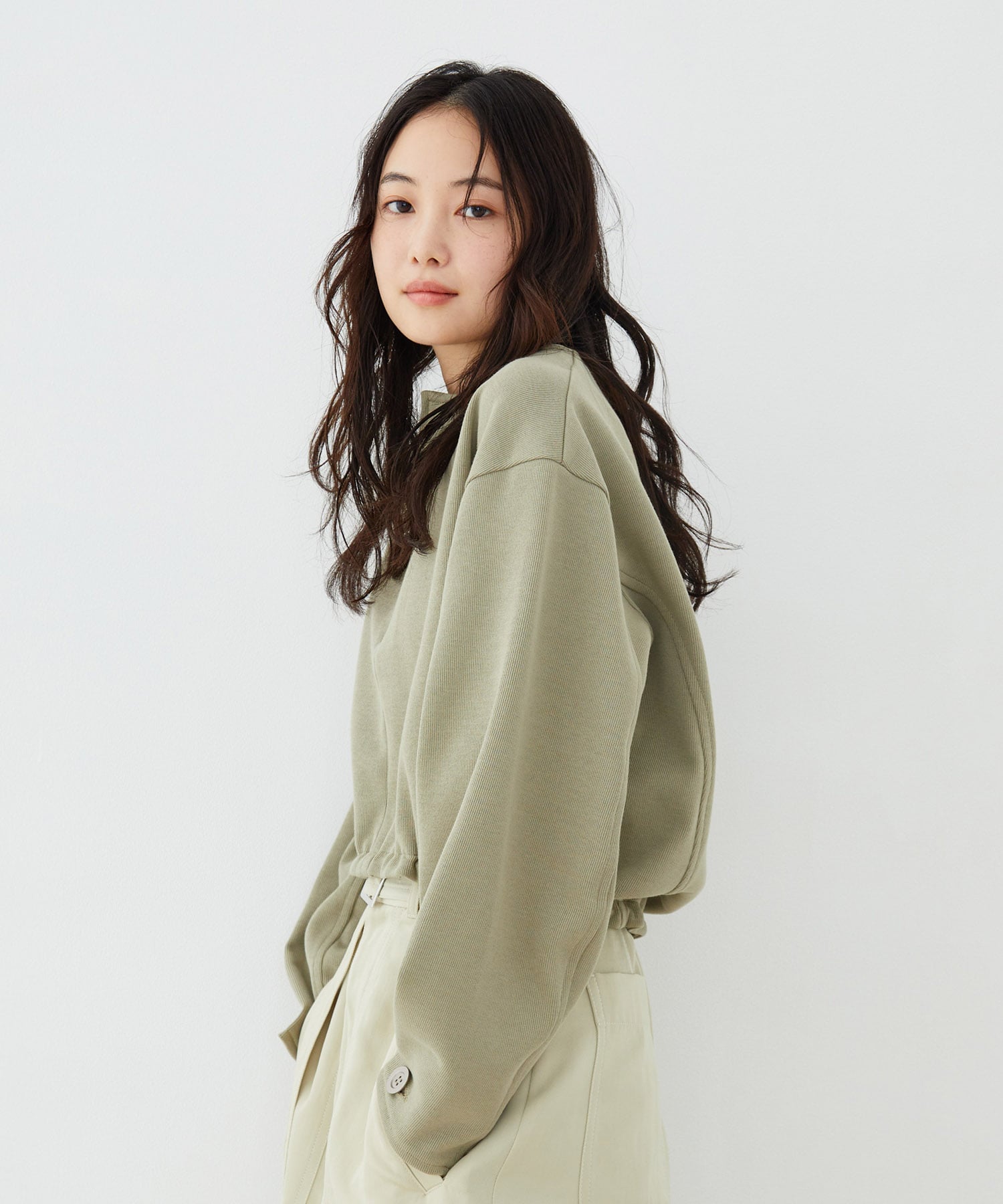 タックフォルムスリーブカットプルオーバー