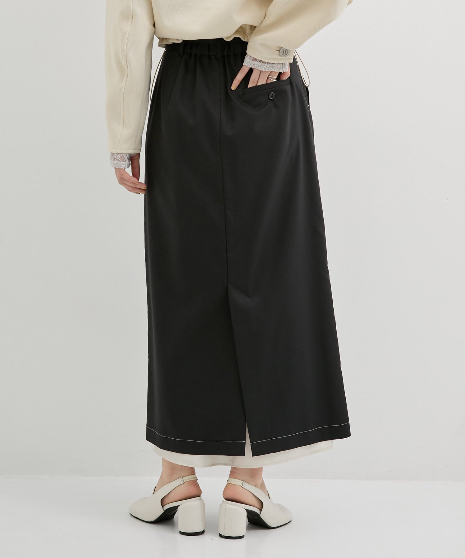 フロントスリットタイトスカート