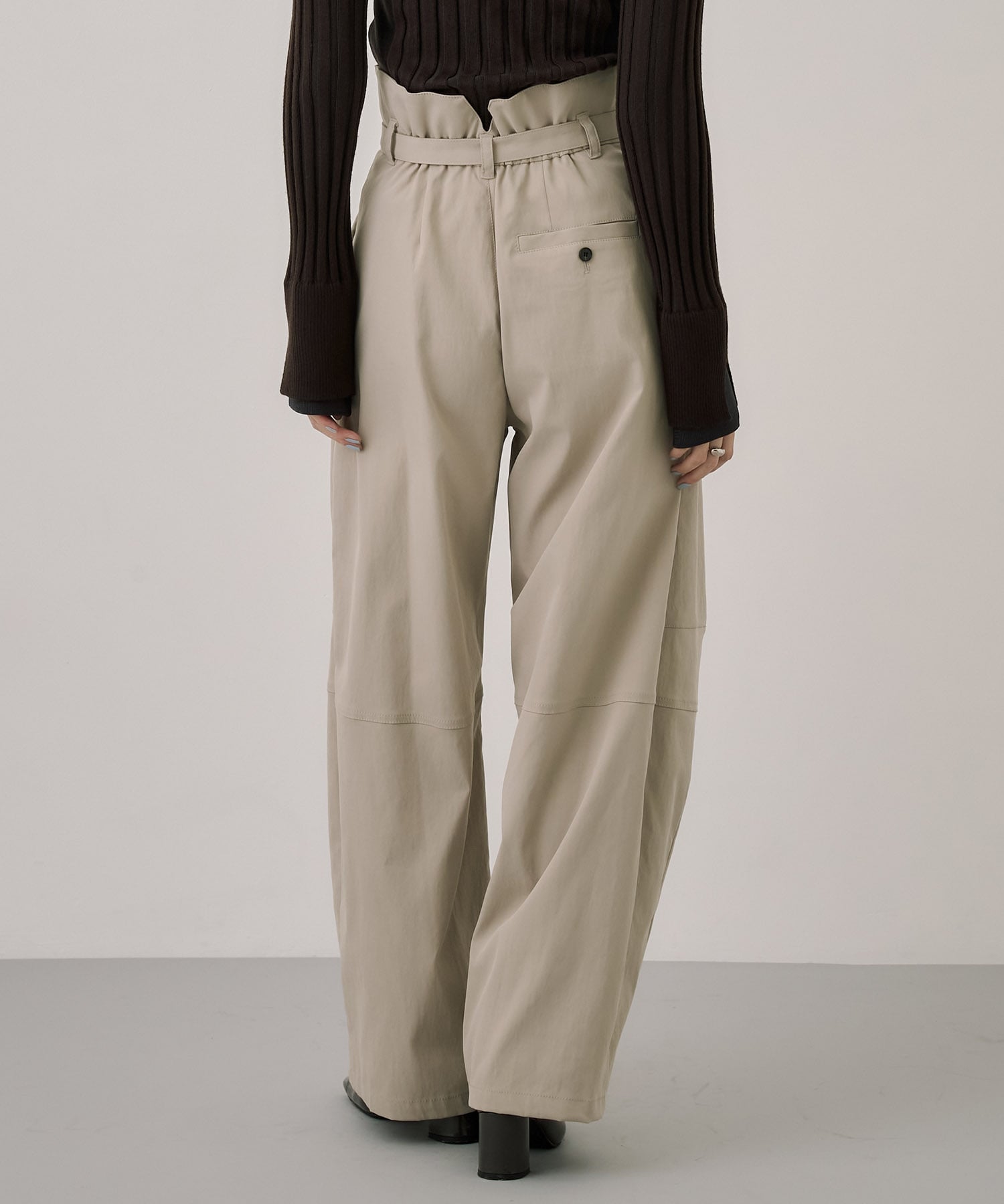 ニーコンバージョンパンツ