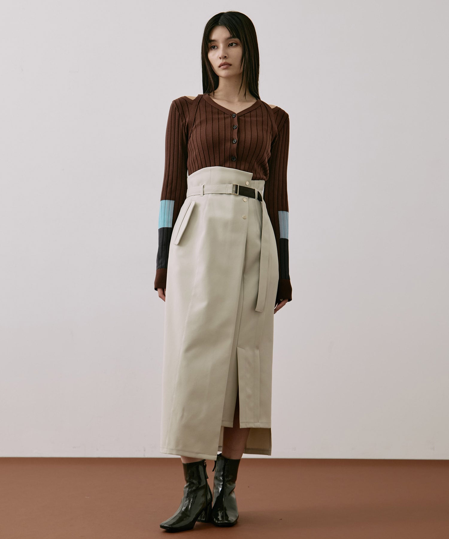 【WEB限定カラー】ショルダースリットニット