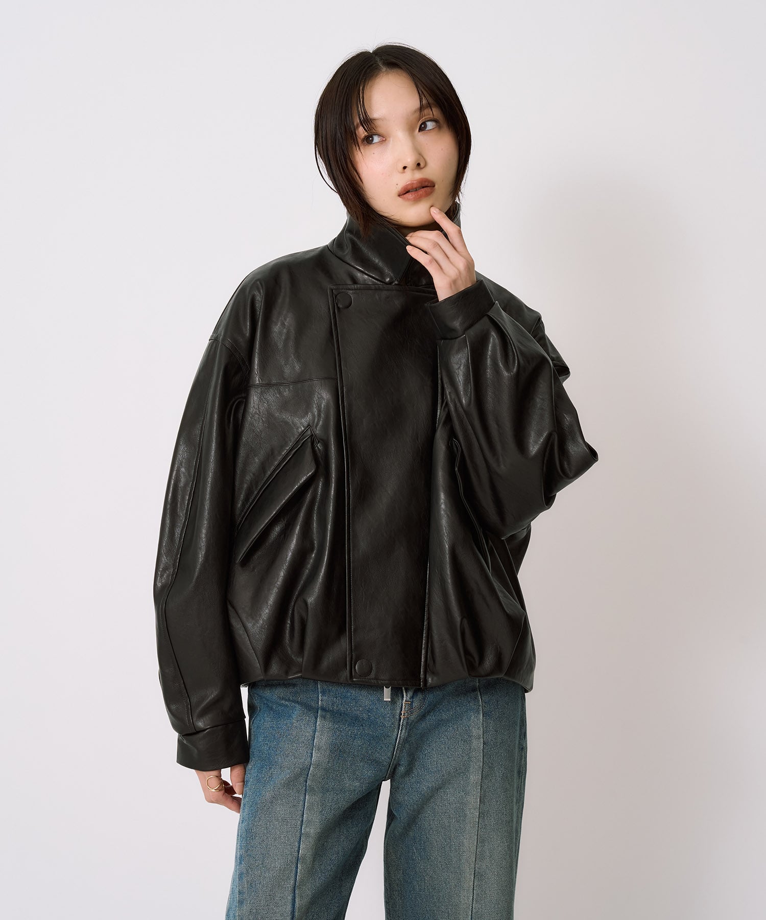 コクーンレザーボンバージャケット