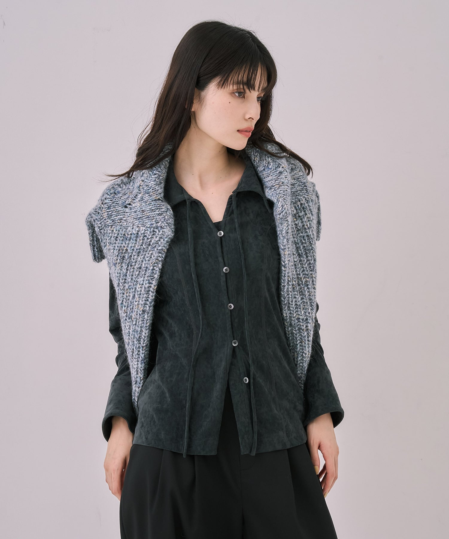 スリットネックベロアシャツ