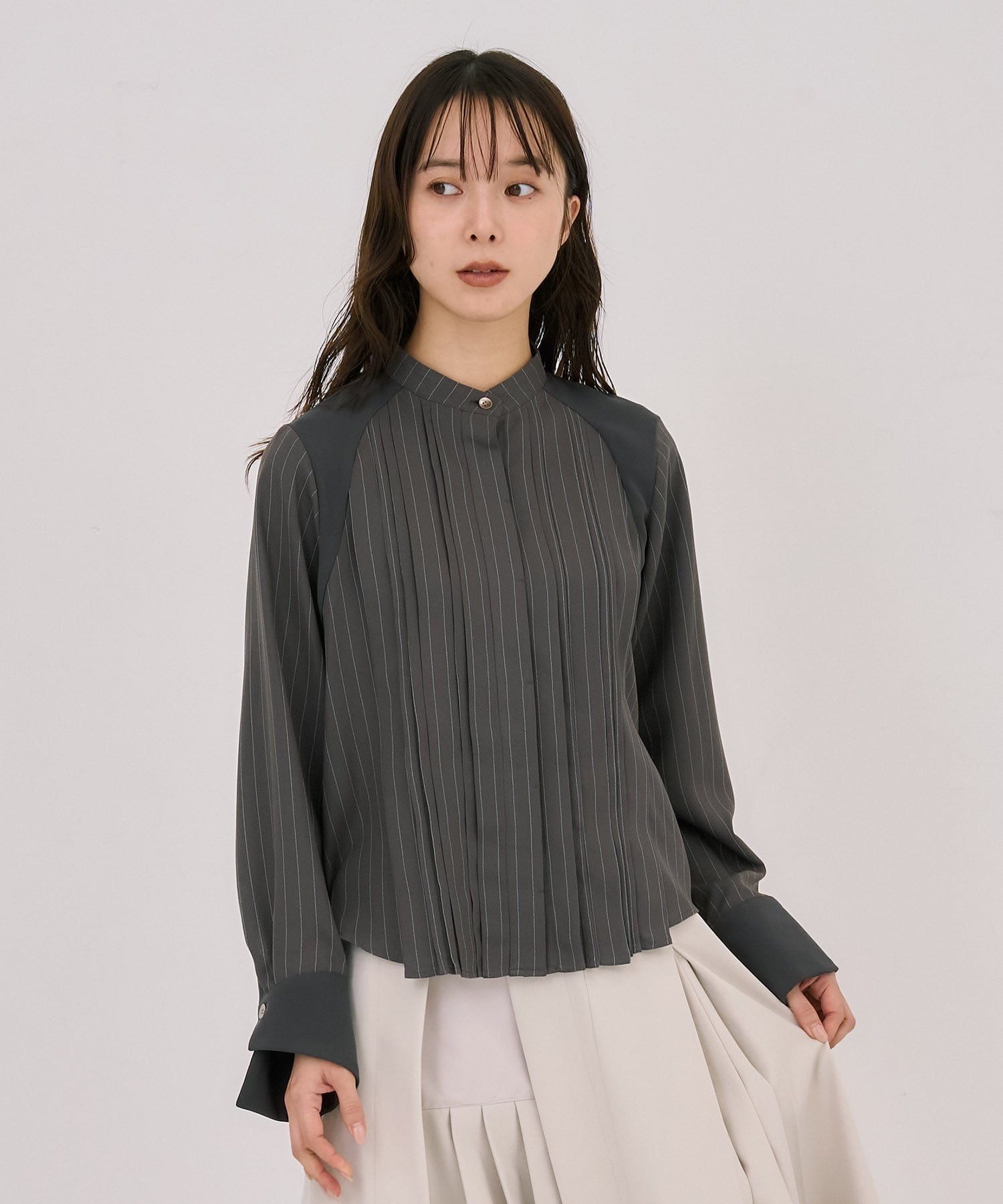 【WEB限定カラー】ピンタックバイカラーブラウス