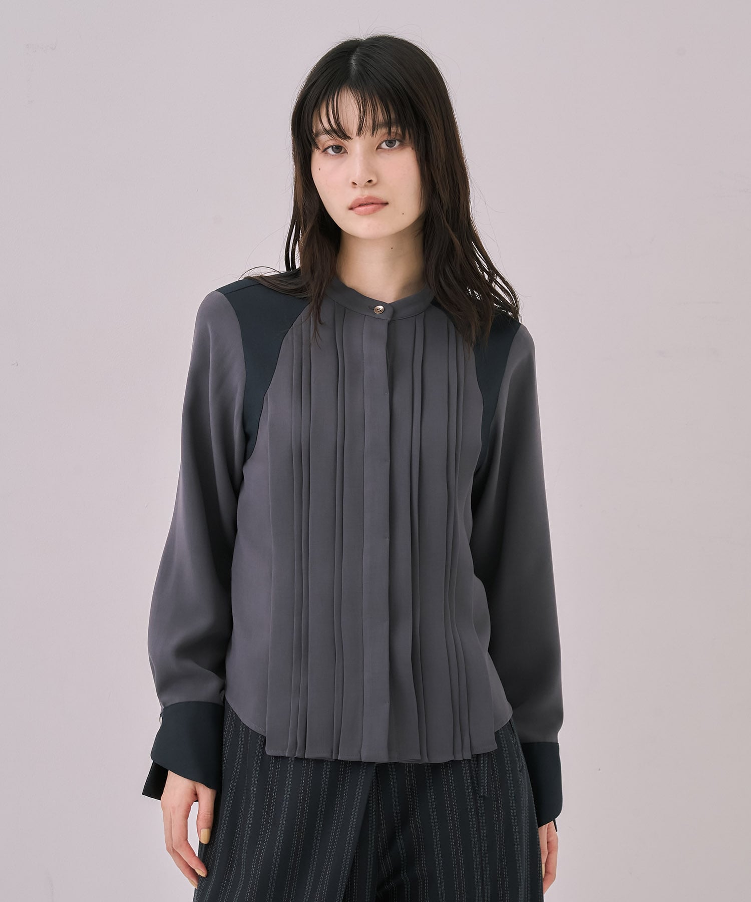 【WEB先行発売】ピンタックバイカラーブラウス