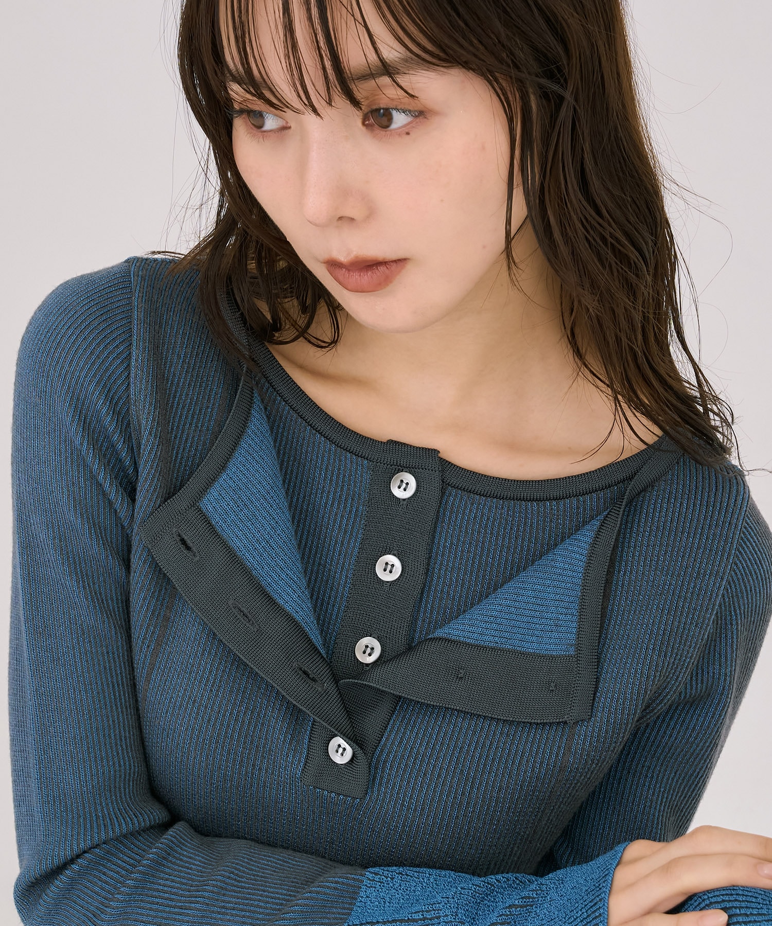 Wカラーレイヤーニット