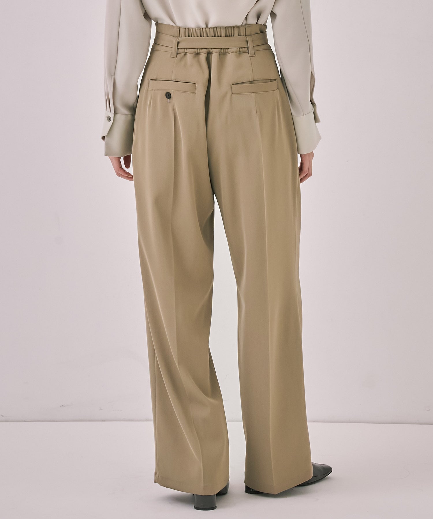 【WEB先行発売】アイレットベルトストレートパンツ