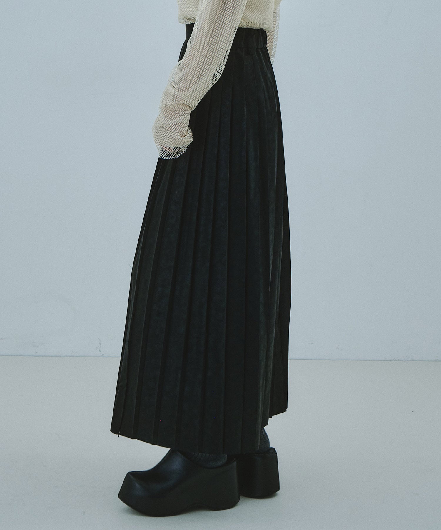 Soft Leather Pleated SK