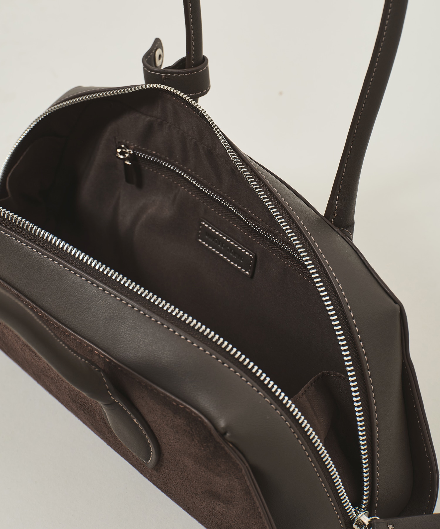 【限定30点|WEB限定カラー】Vegan Leather Shoulder Bag