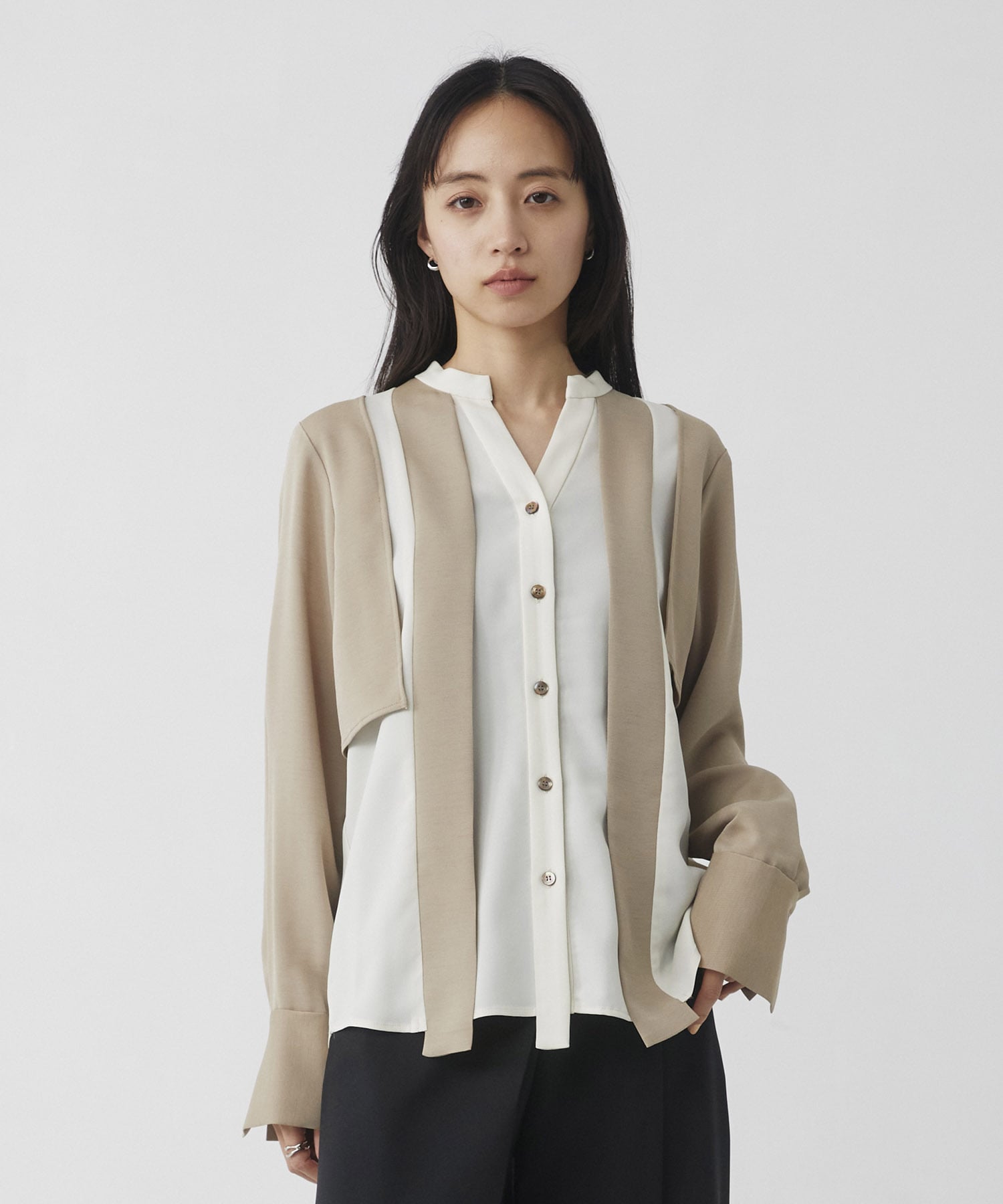 〈残りわずか〉【WEB限定】レイヤードバイカラーブラウス