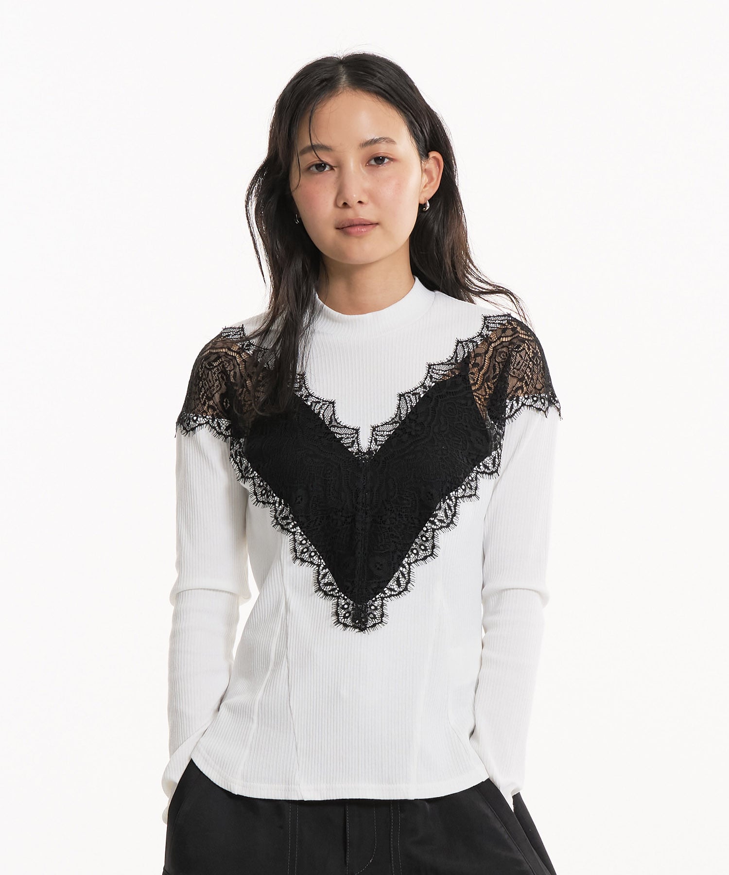 Vネックレースプルオーバー