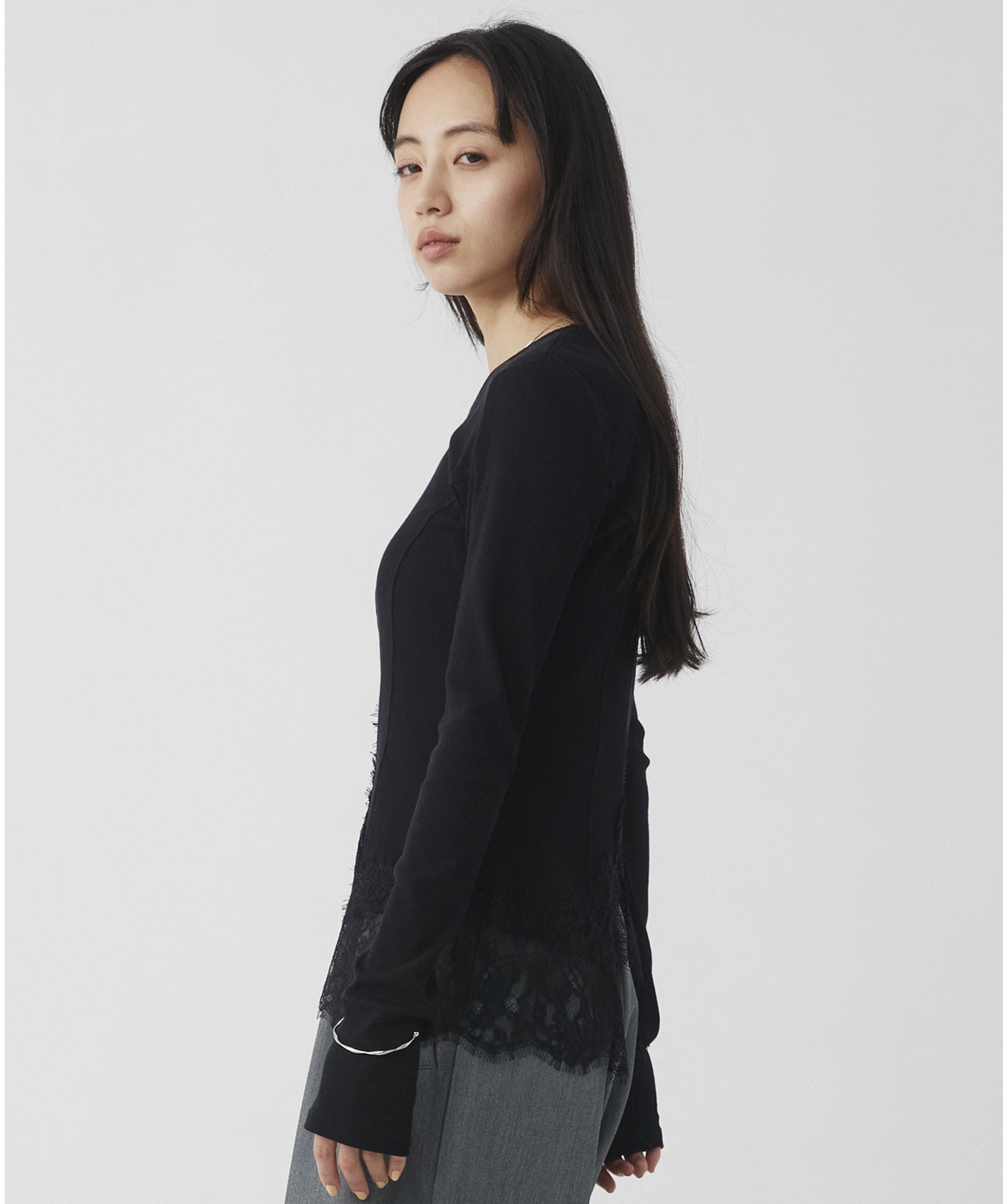 レースヘムスリットカットプルオーバー
