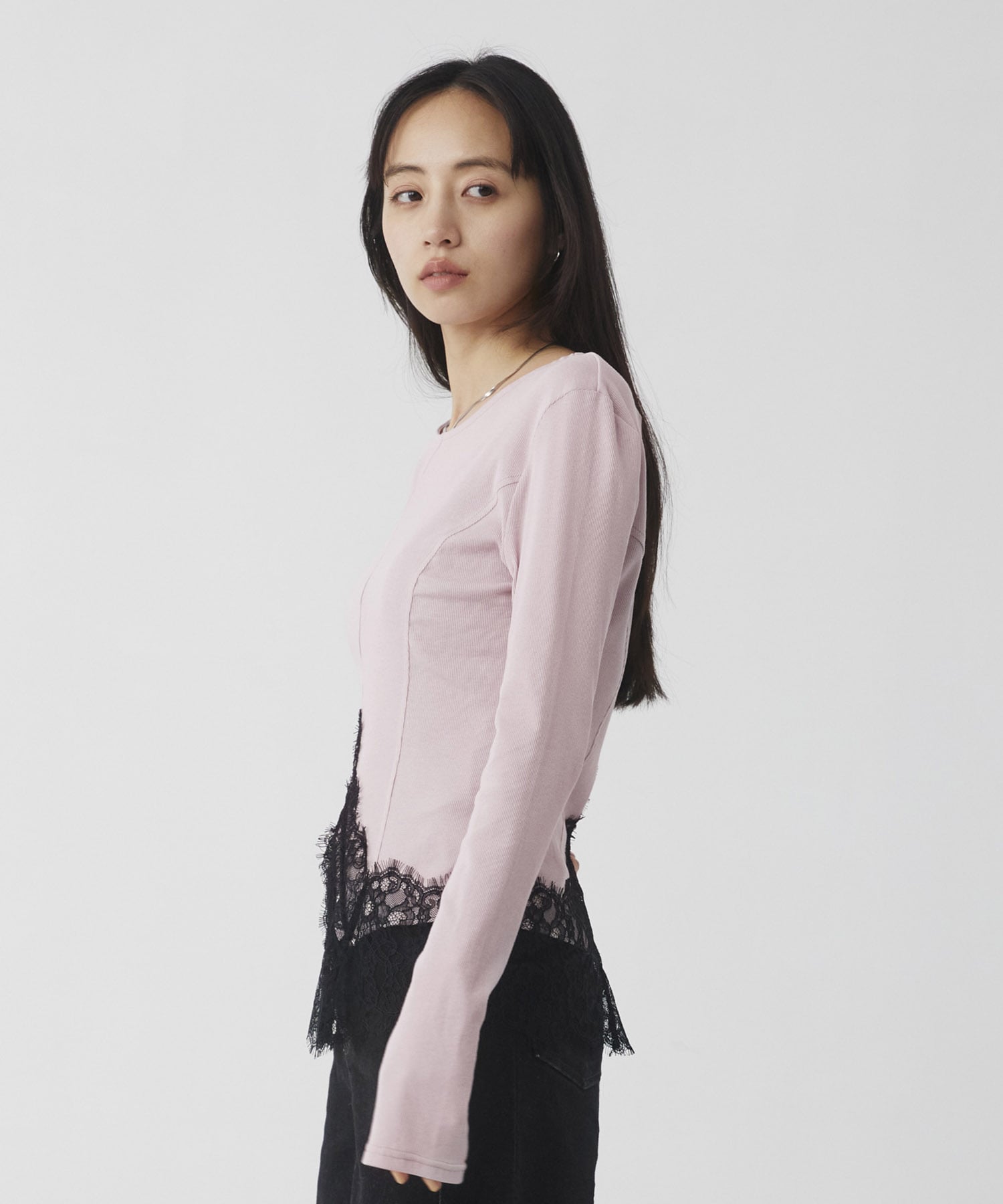 〈残りわずか〉レースヘムスリットカットプルオーバー