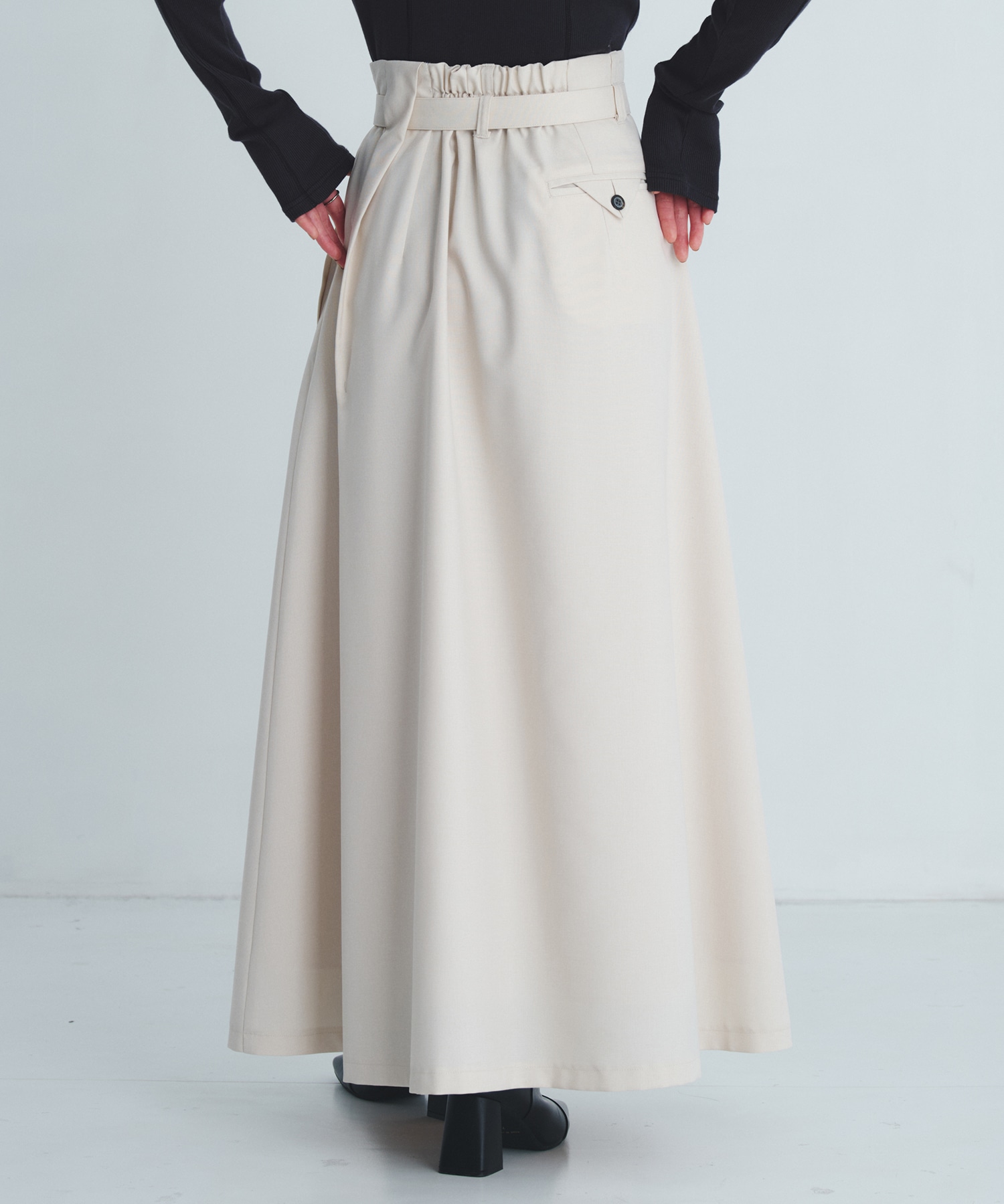 スラントタックホールアシメフレアスカート