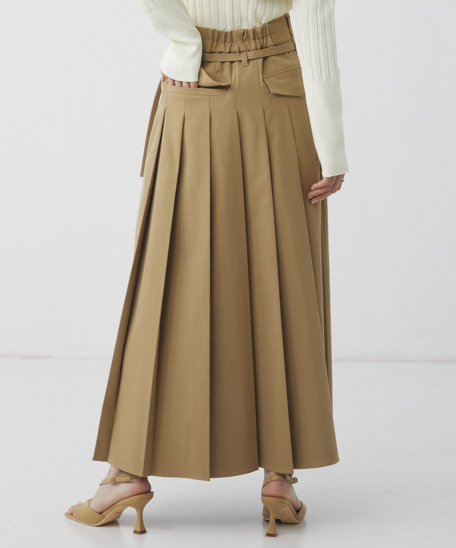 アシンメトリータックプリーツスカート