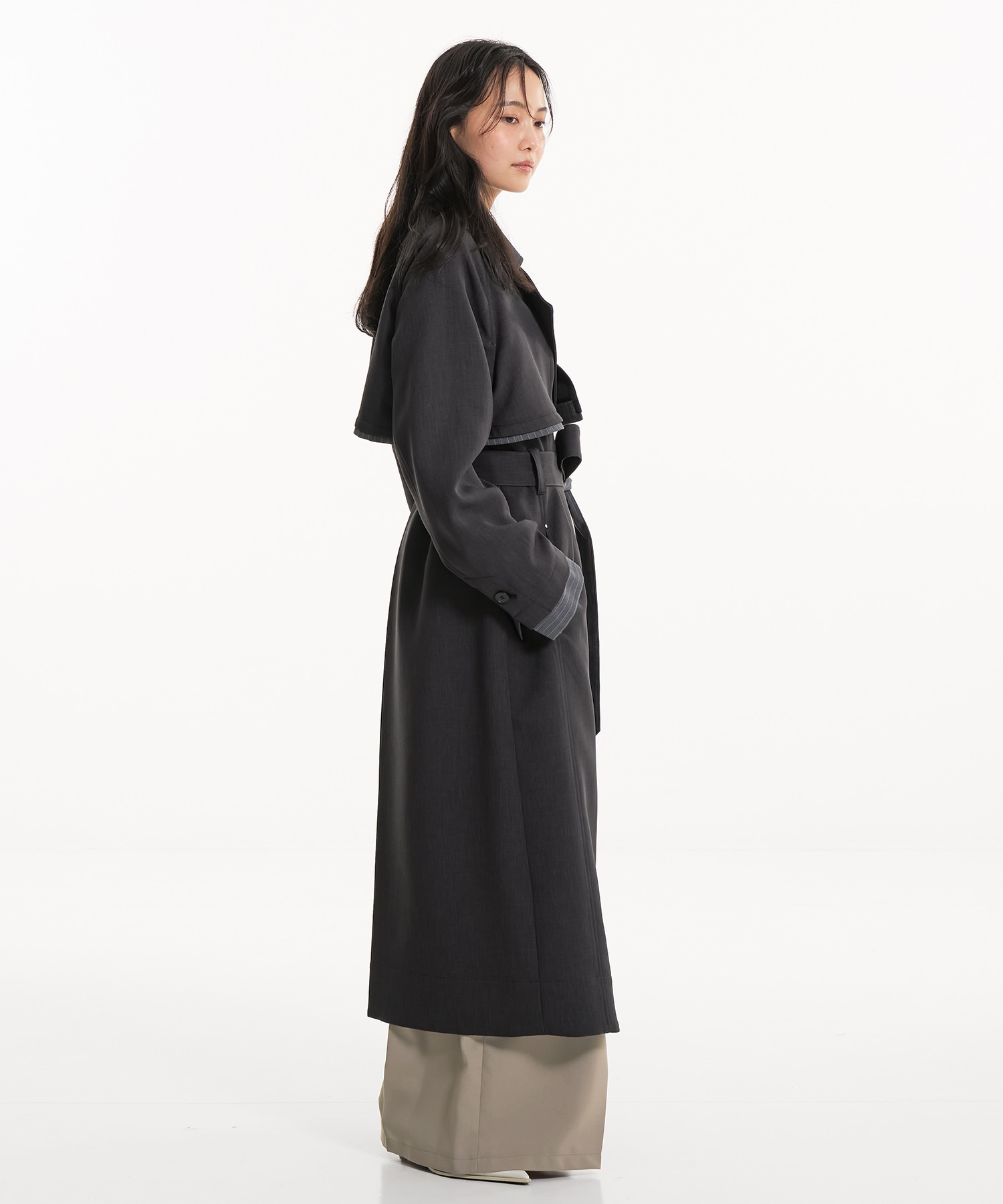 レイヤーディテールトレンチコート