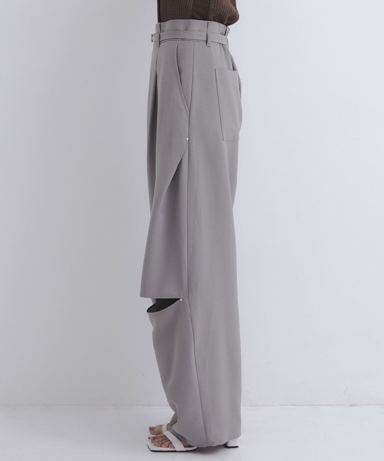 ニーカットドレープバレルパンツ