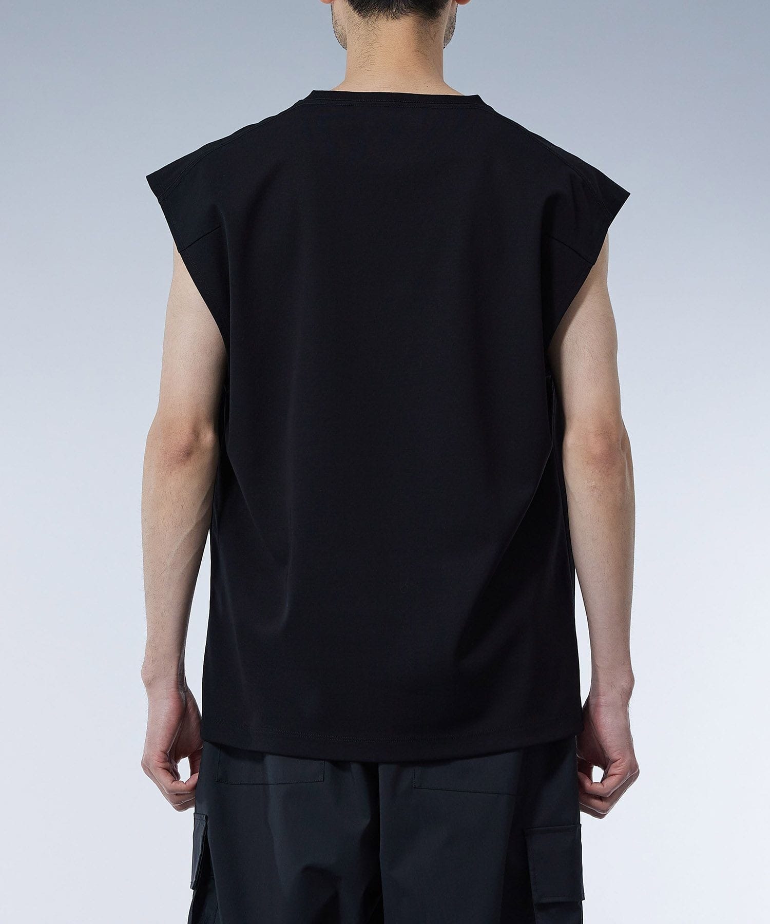 テクノラマノースリーブTシャツ