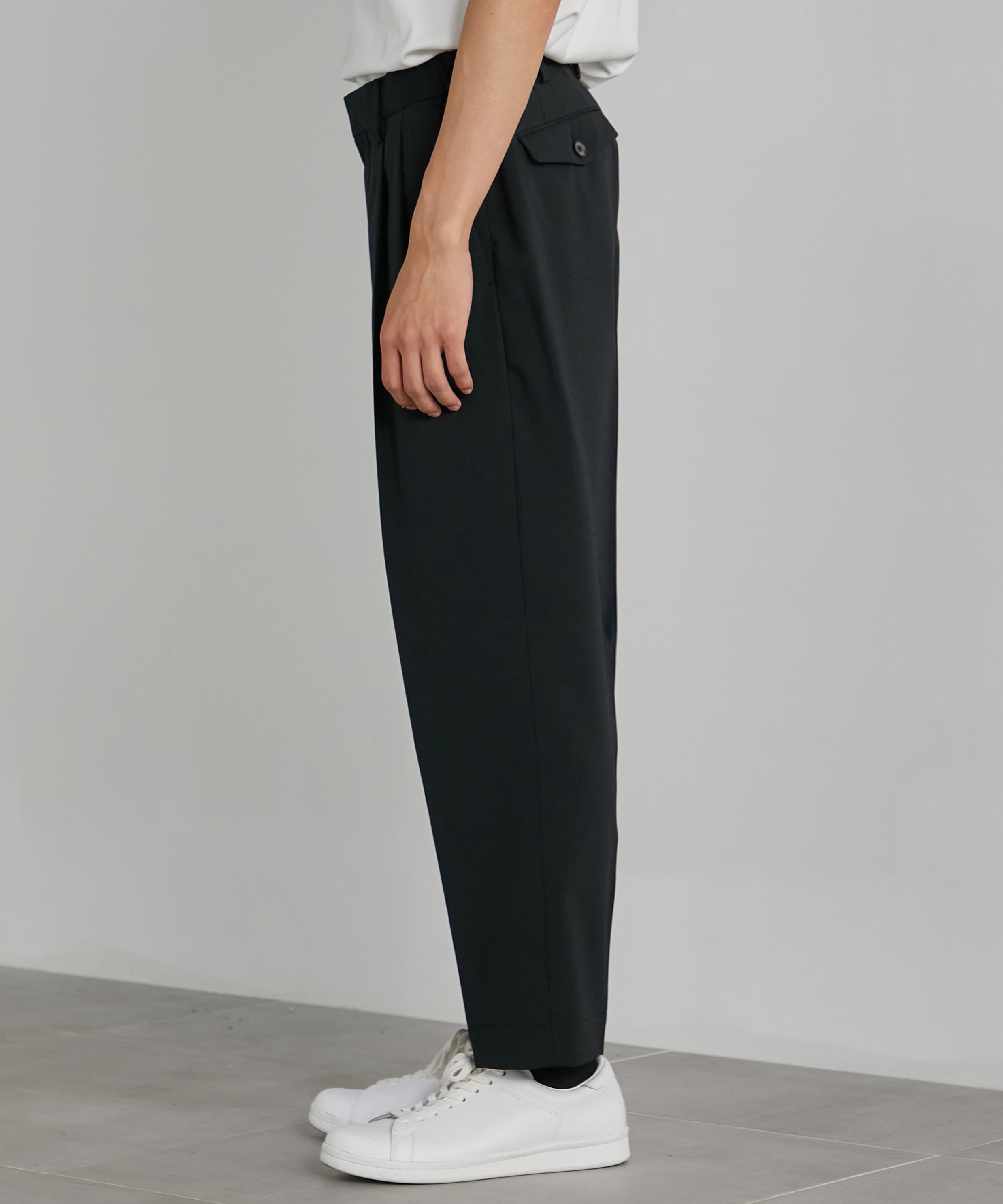 撥水ストレッチRELAX WOOL テーパードスラックス