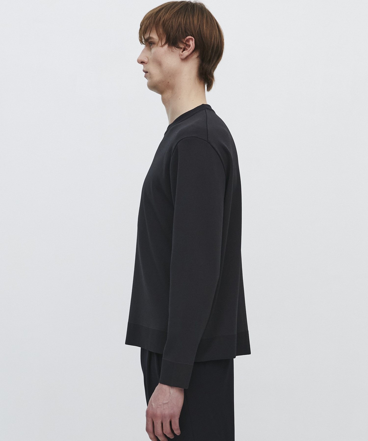 〈2026SS〉18G サーブルストレッチクルーネックニット