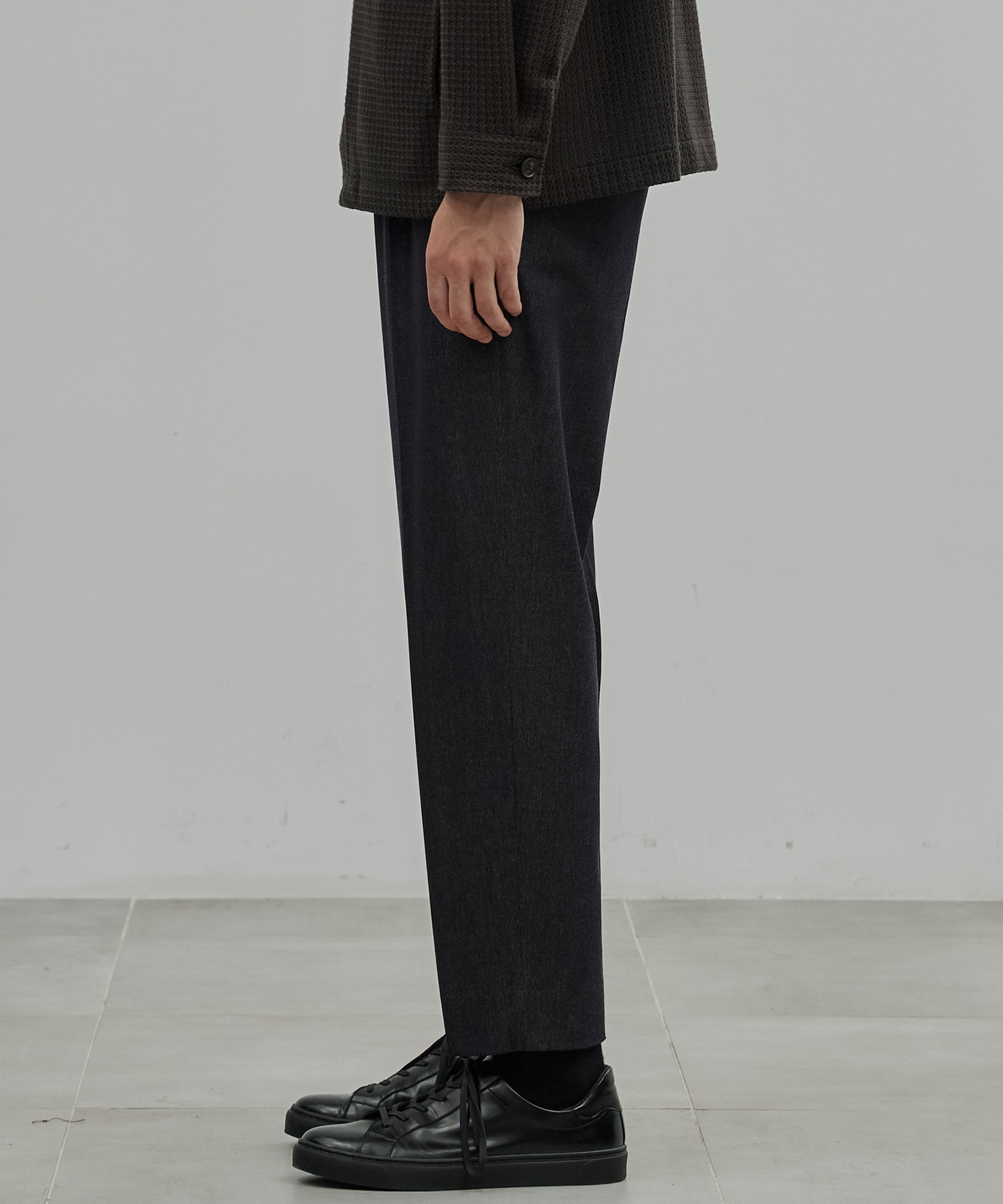 アウトラストデニム キープクリース ストレートパンツ