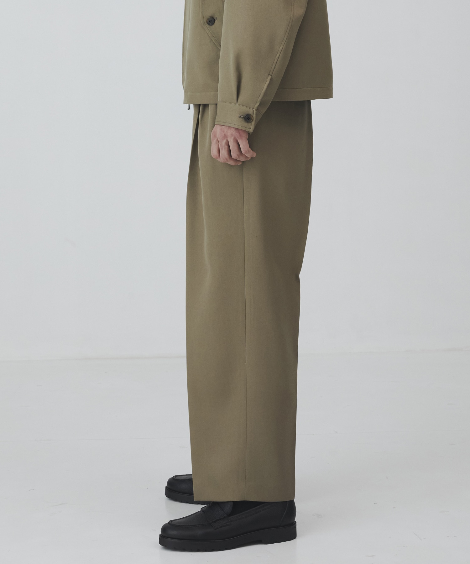 〈2026SS｜数量限定〉MAX GABARDINE 3タックストレートパンツ