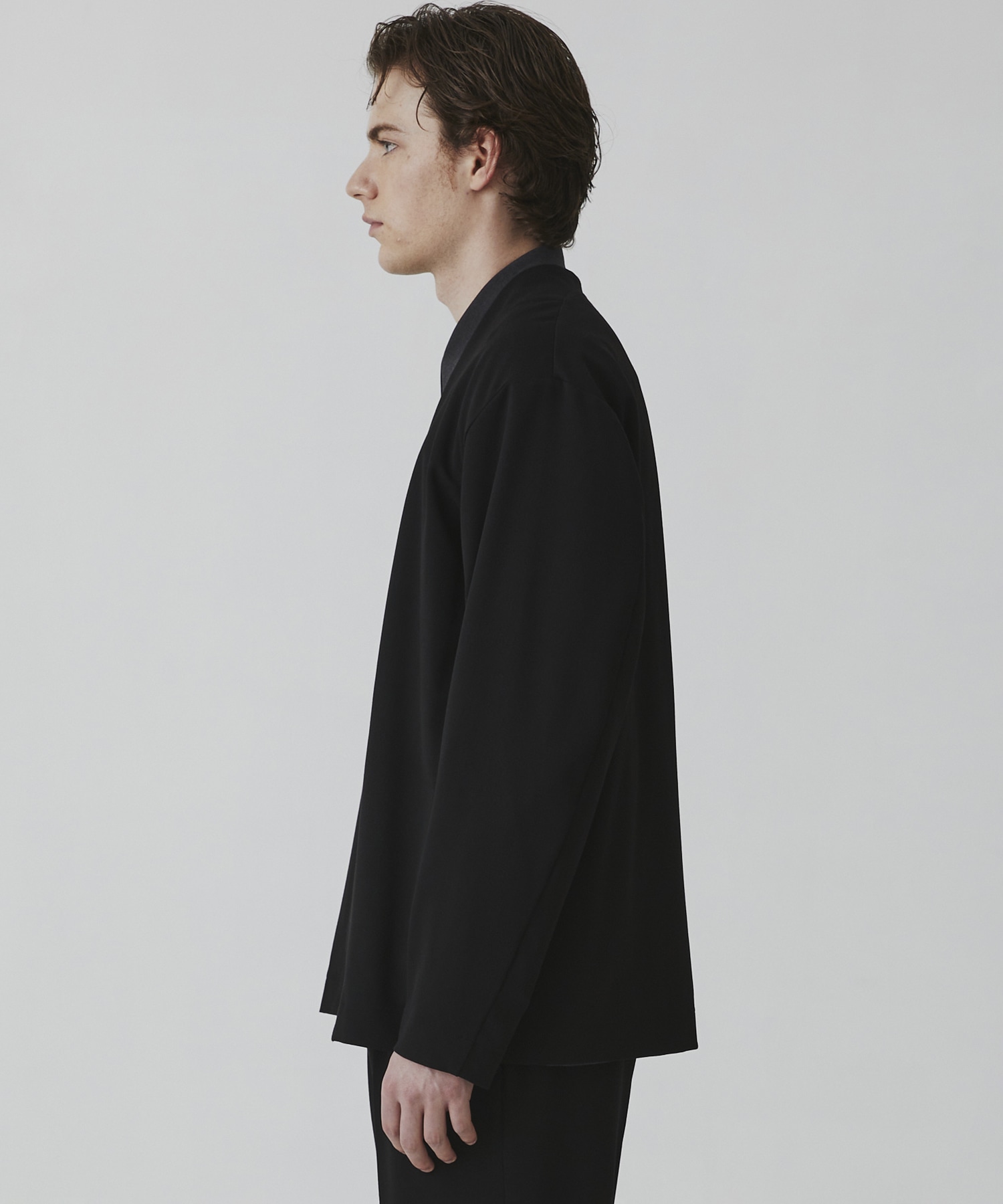 アウトラスト カーディガン