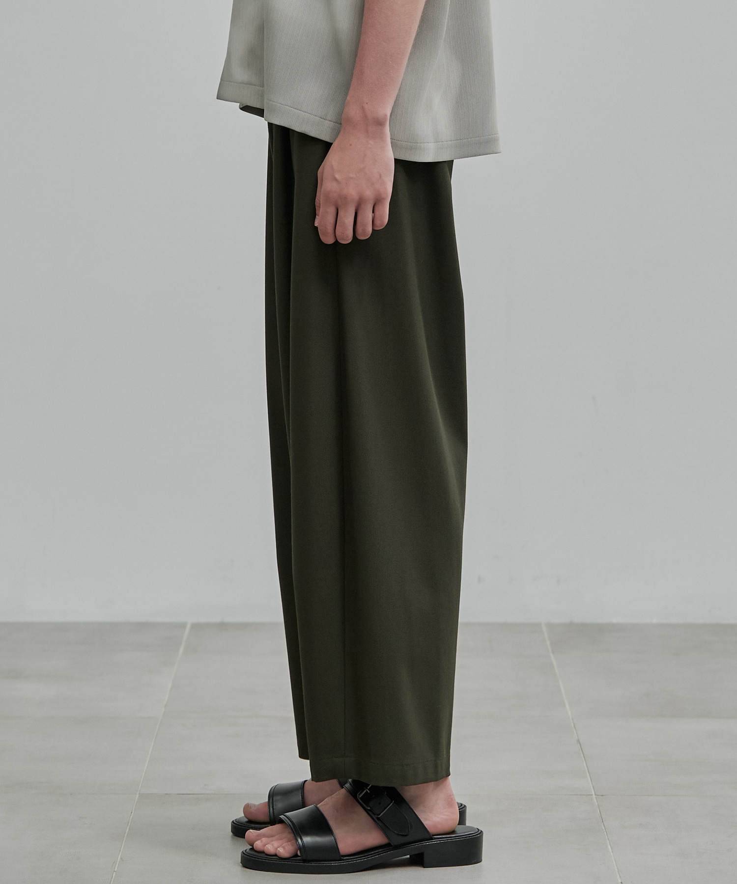 〈新発売〉ハイツイスト バレルチノパンツ