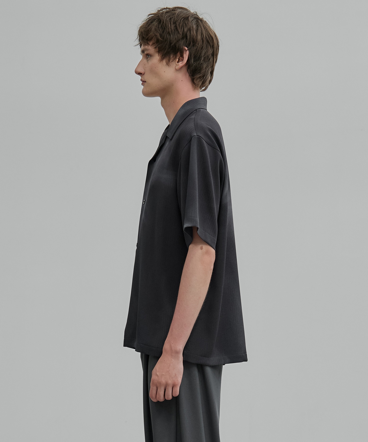 〈新発売〉COLD DRY GRADATION PLEATS オープンカラーシャツ