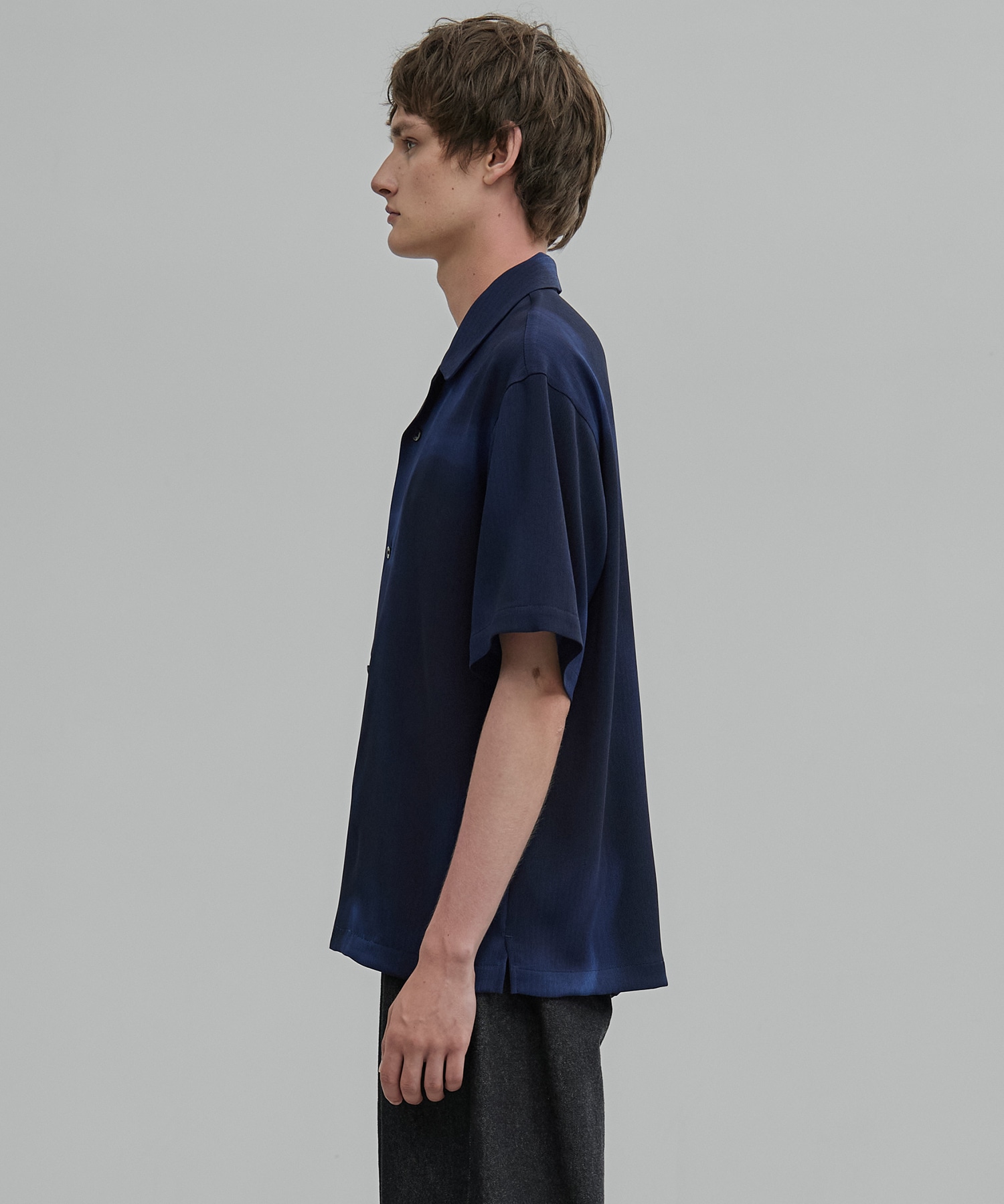 〈新発売〉COLD DRY GRADATION PLEATS オープンカラーシャツ