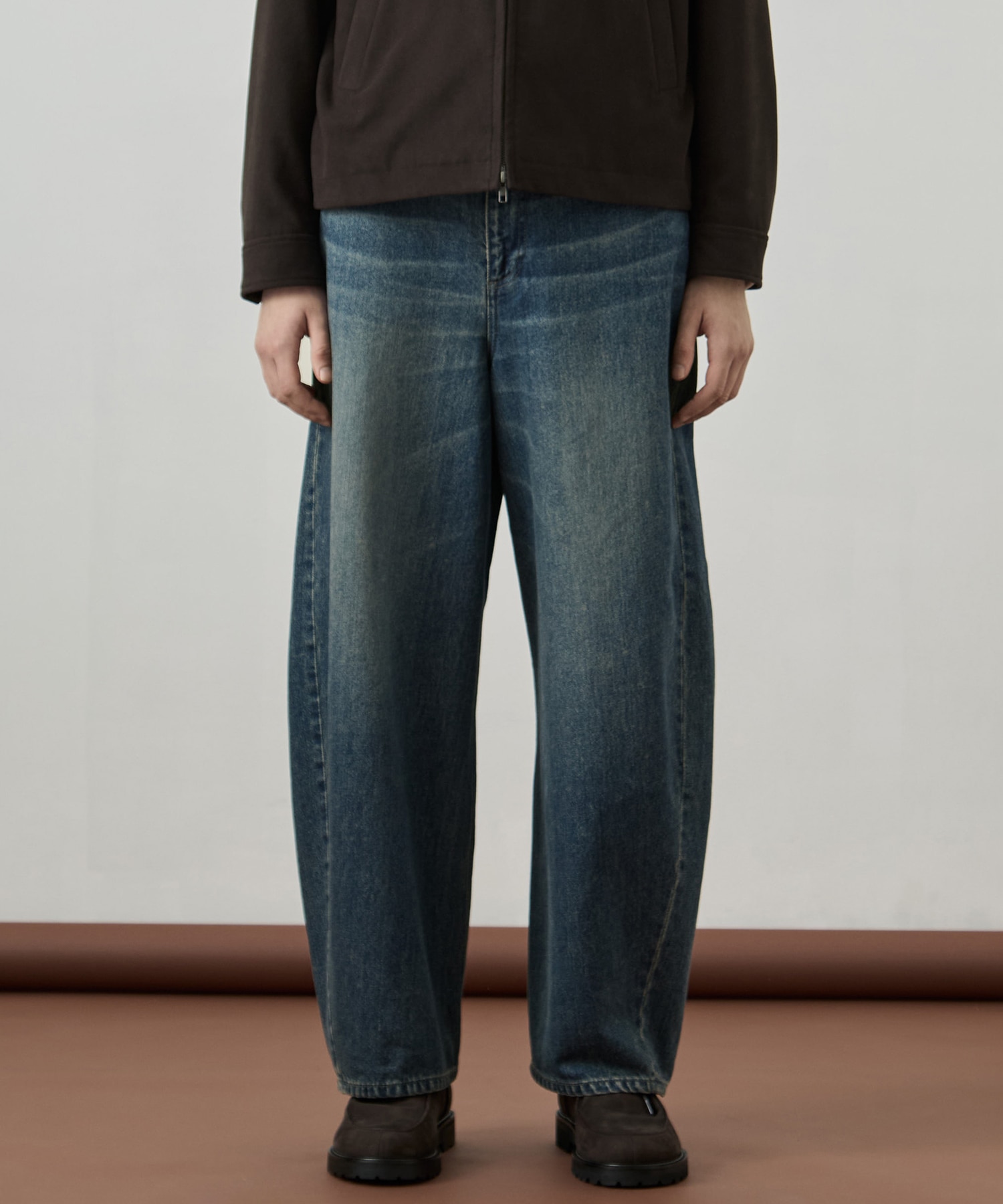 オーバーダイバレルデニムパンツ