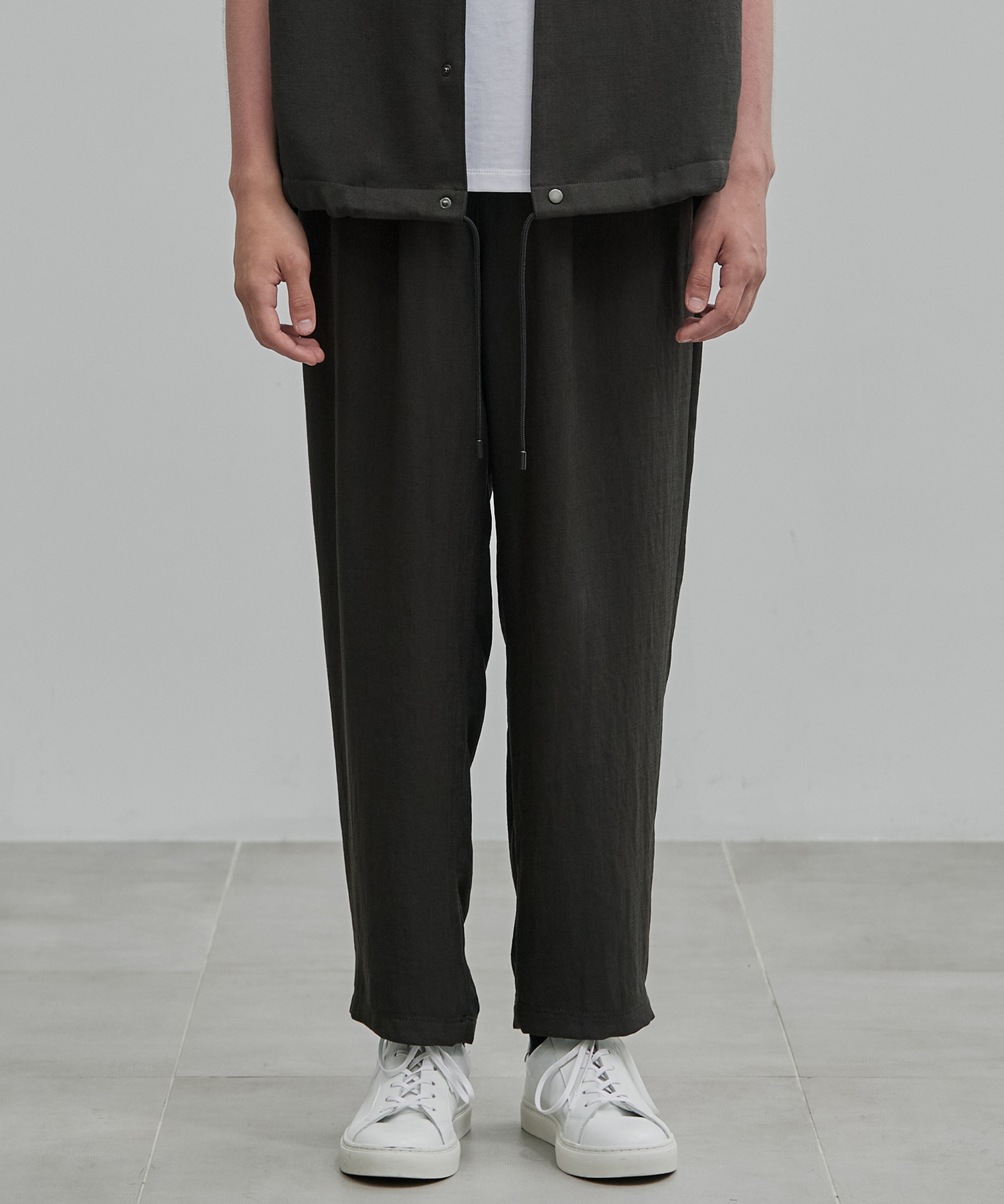 〈新発売〉MODERN SILK LINEN イージーパンツ