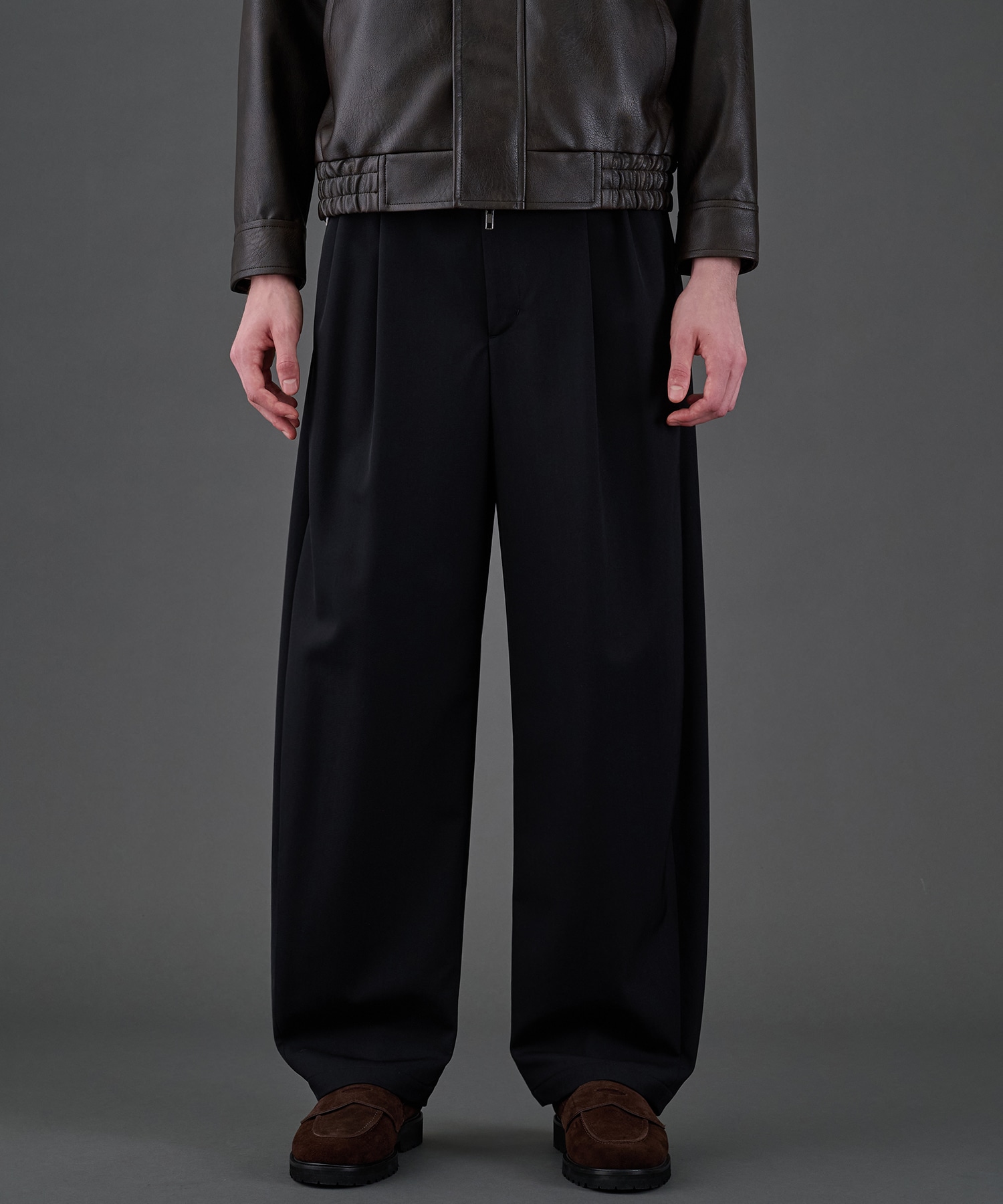 CLEAR WOOL 2タックバレルスラックス