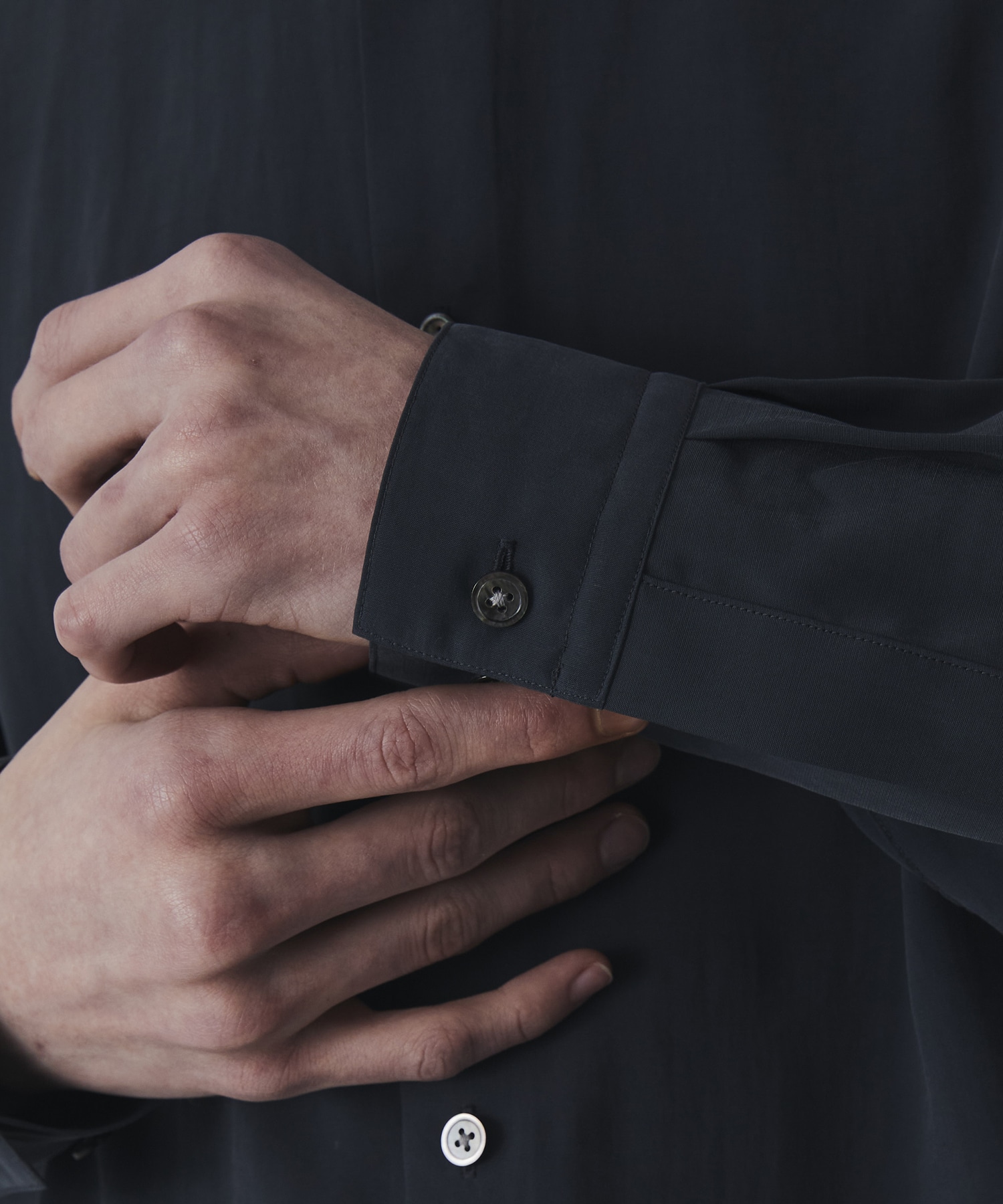 〈WEB限定〉フィブリルレーヨン リラックスシャツ